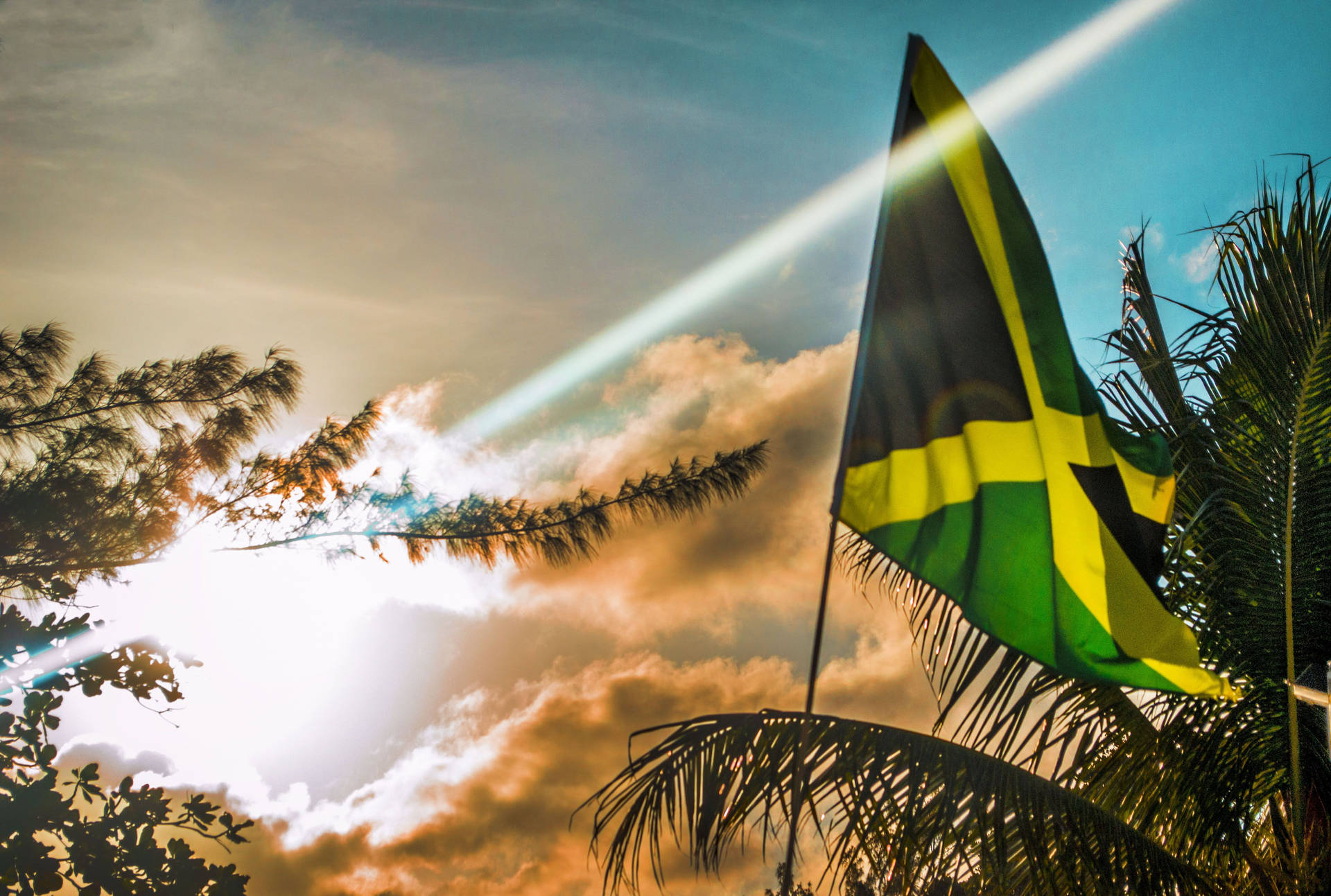 Sunlight Jamaica Flag Background