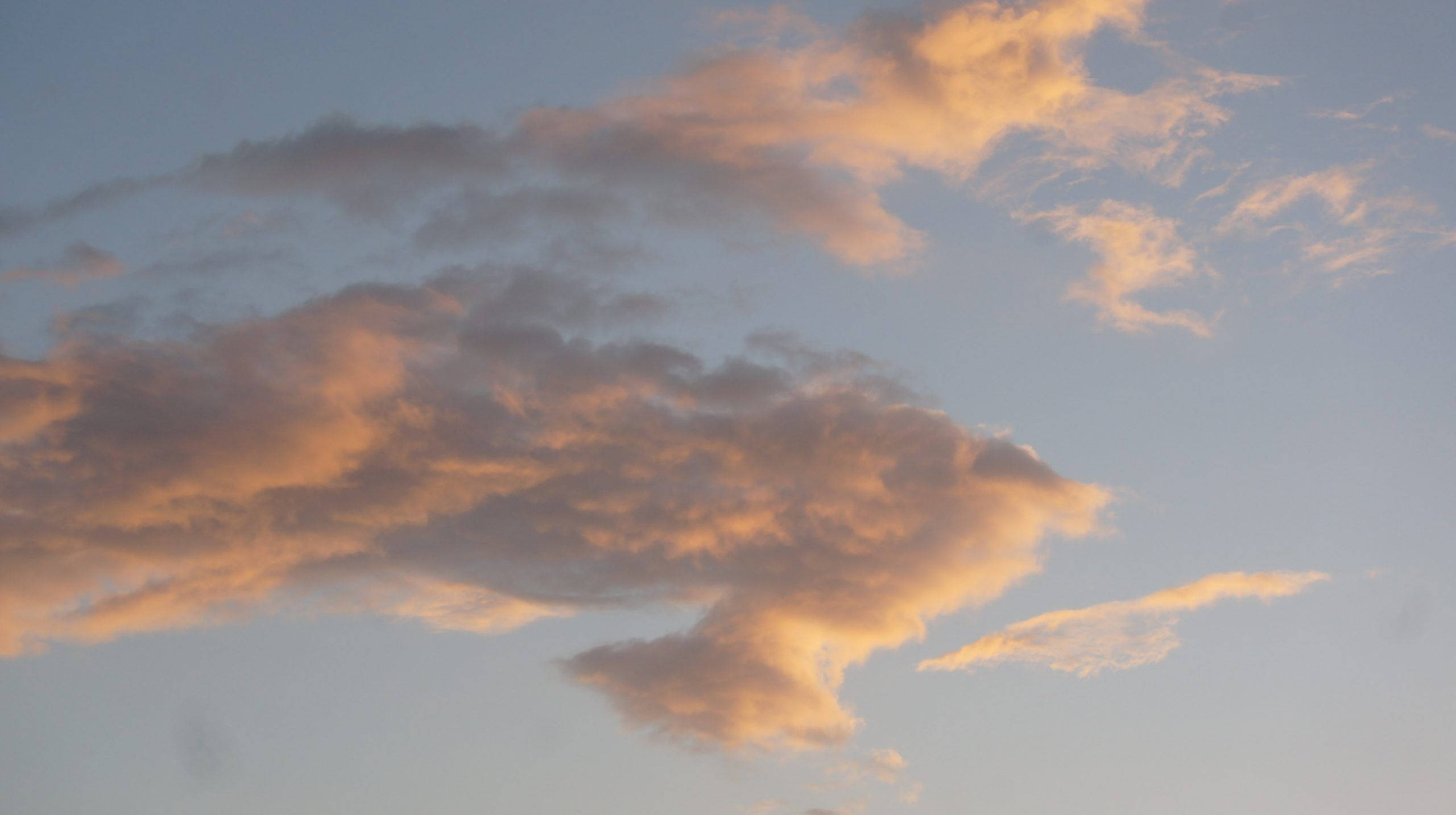 Sunlit High Resolution Clouds Background