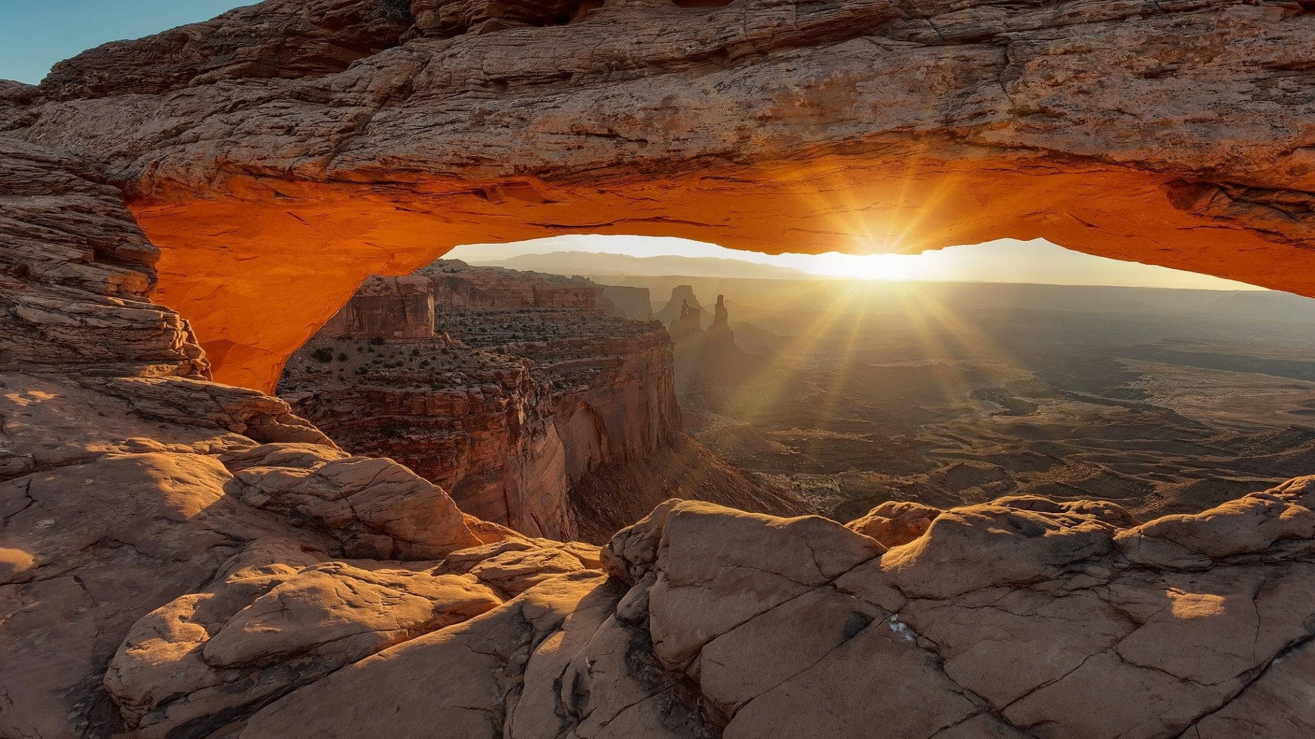 Sunny Canyonlands National Park Background