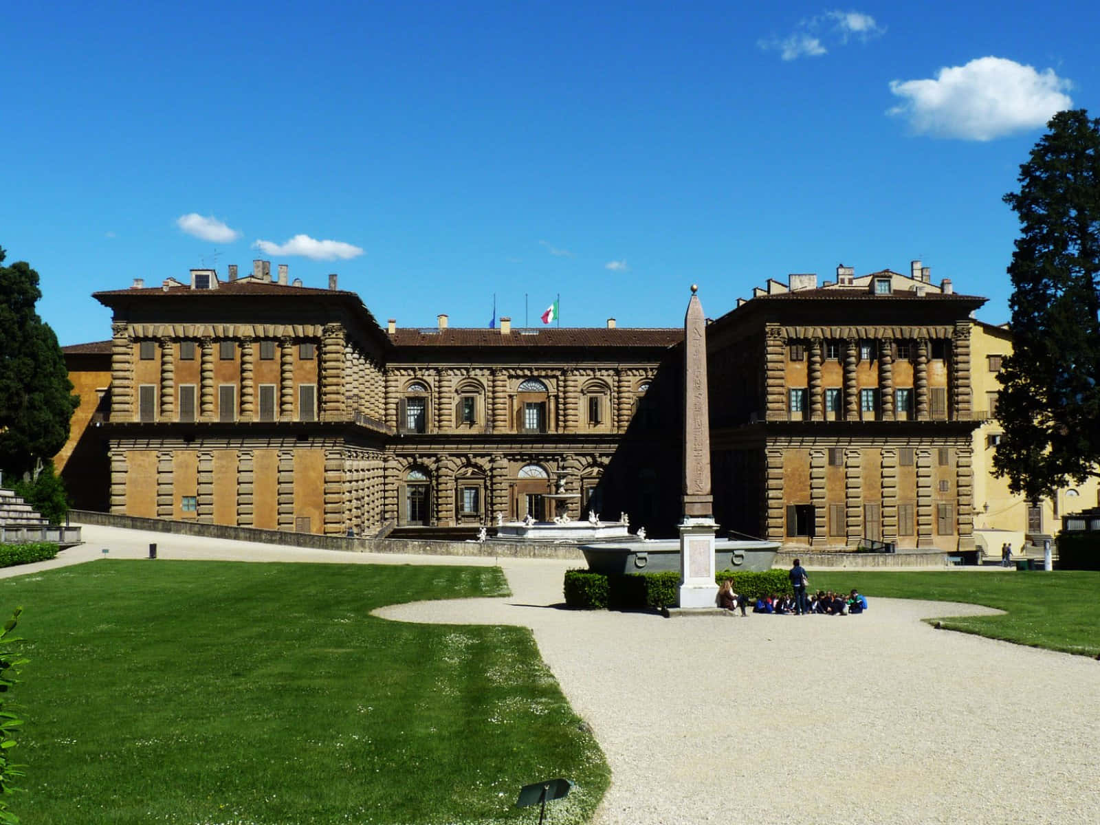 Sunny Day Palazzo Pitti