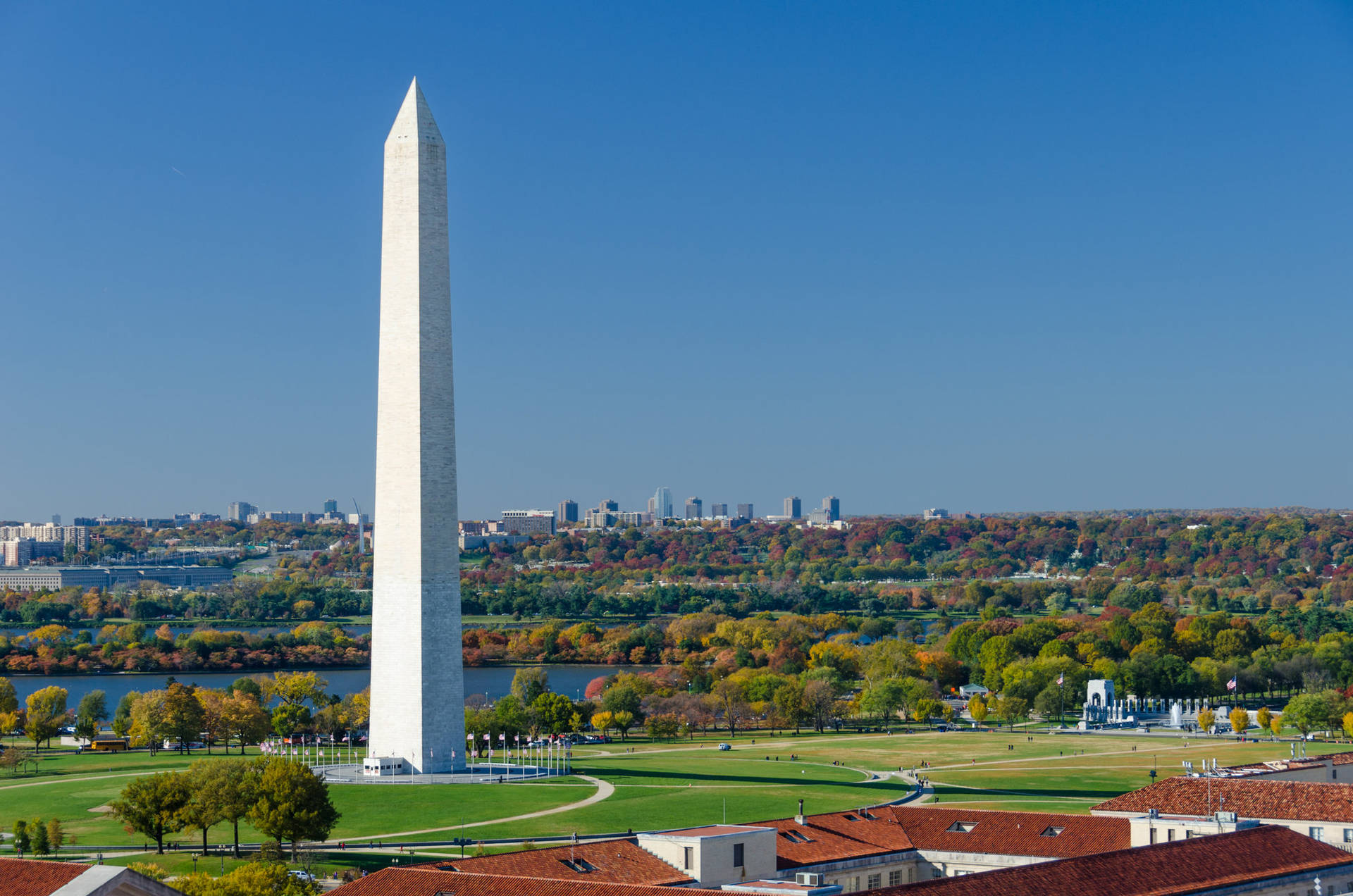 Sunny Day Washington Monument Background