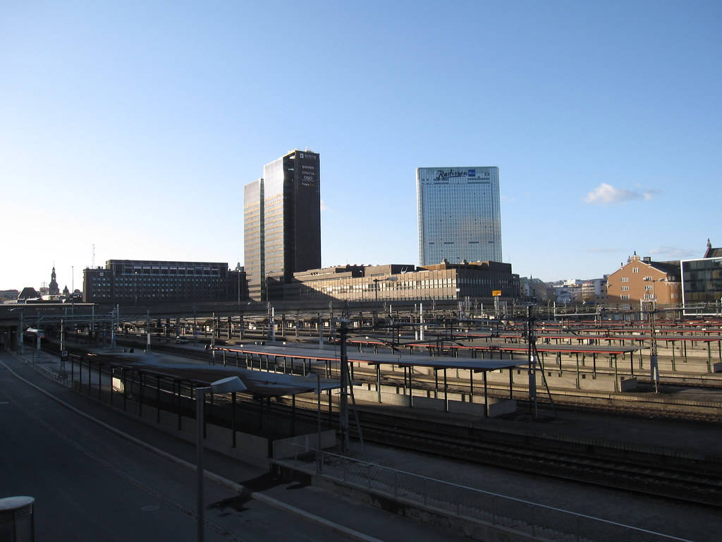 Sunny Oslo Highway Background