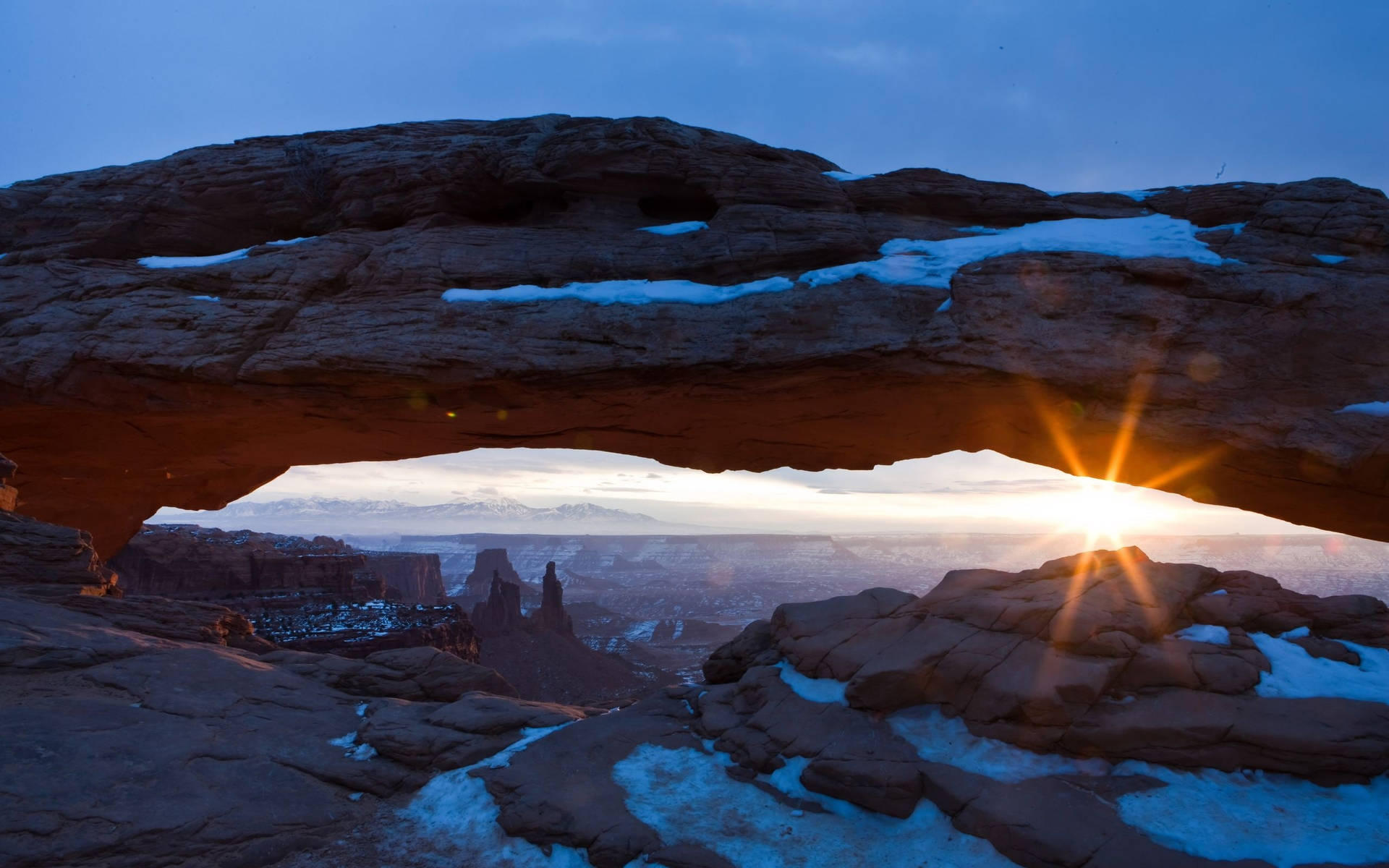 Sunrise In Canyonlands National Park Background