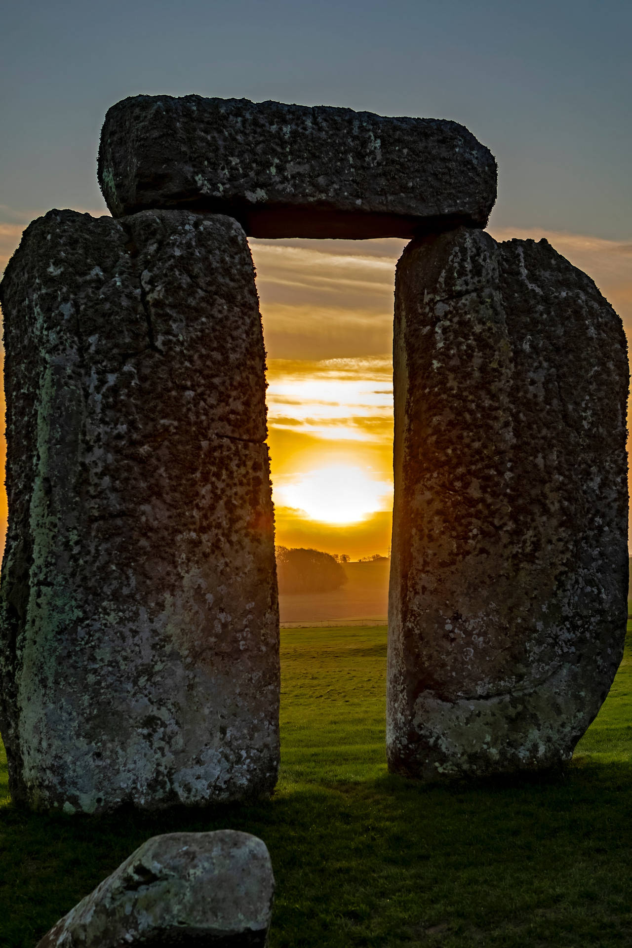 Sunrise In Stonehenge England Background