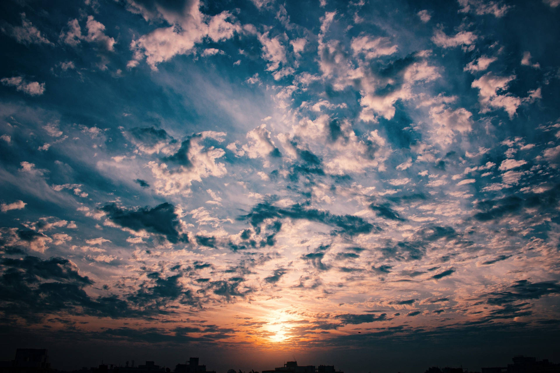 Sunset Aesthetic Cloud Desktop