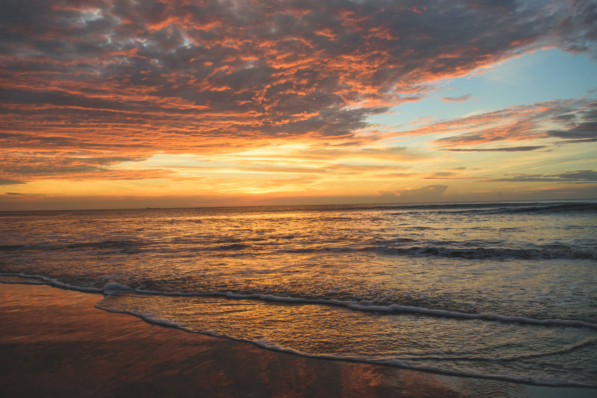 Sunset And Shoreline At Virginia Beach Background