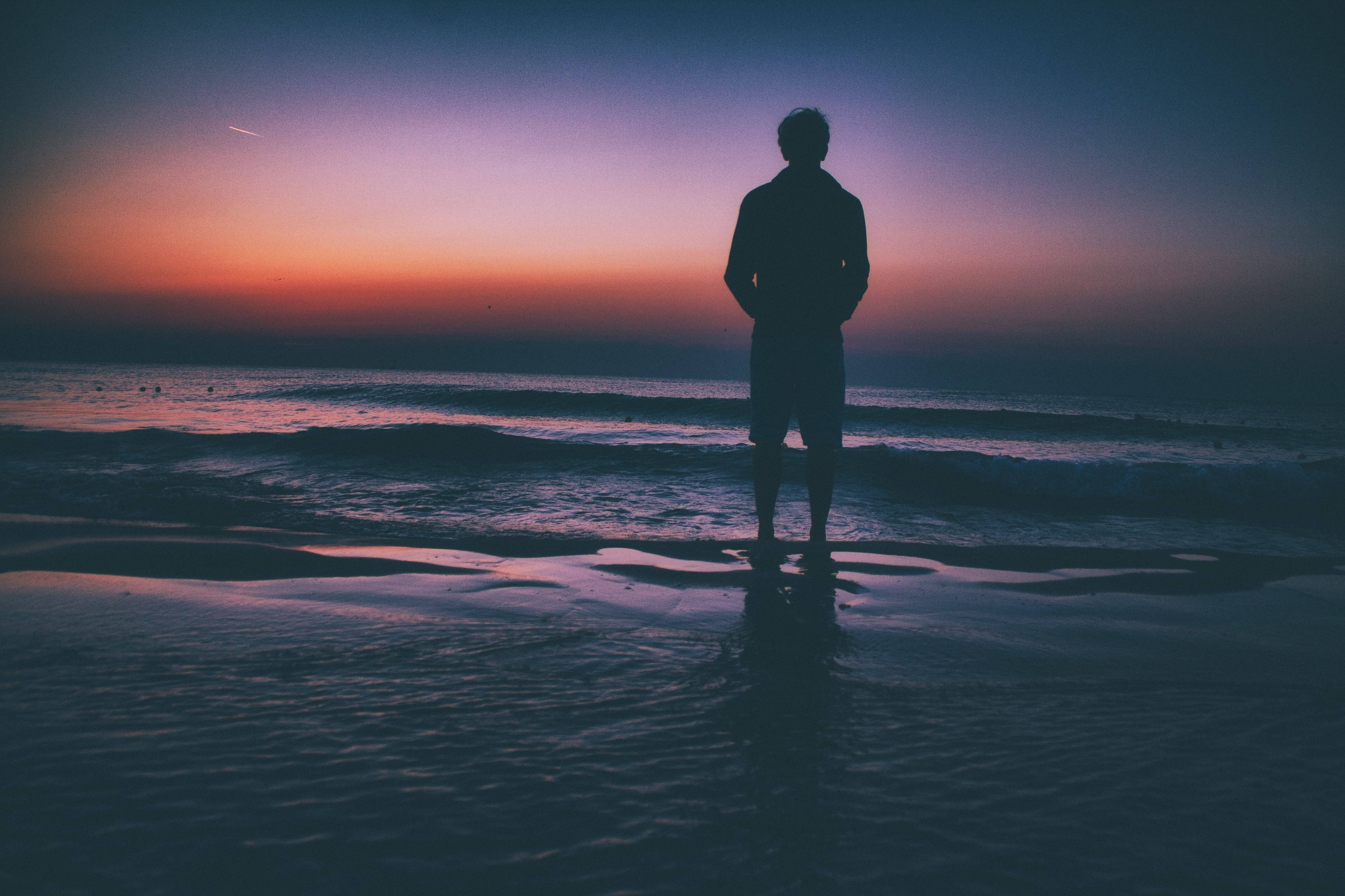 Sunset At Beach Alone Phone Background Background