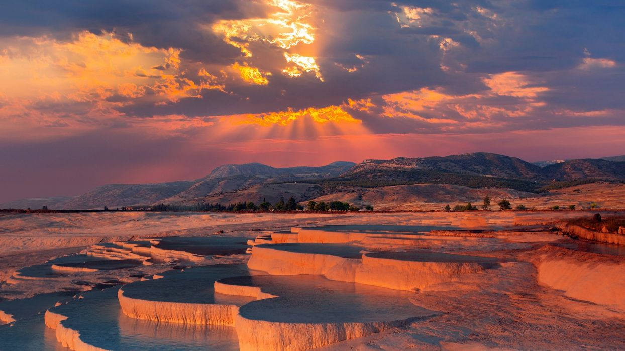 Sunset At Pamukkale In Istanbul Background
