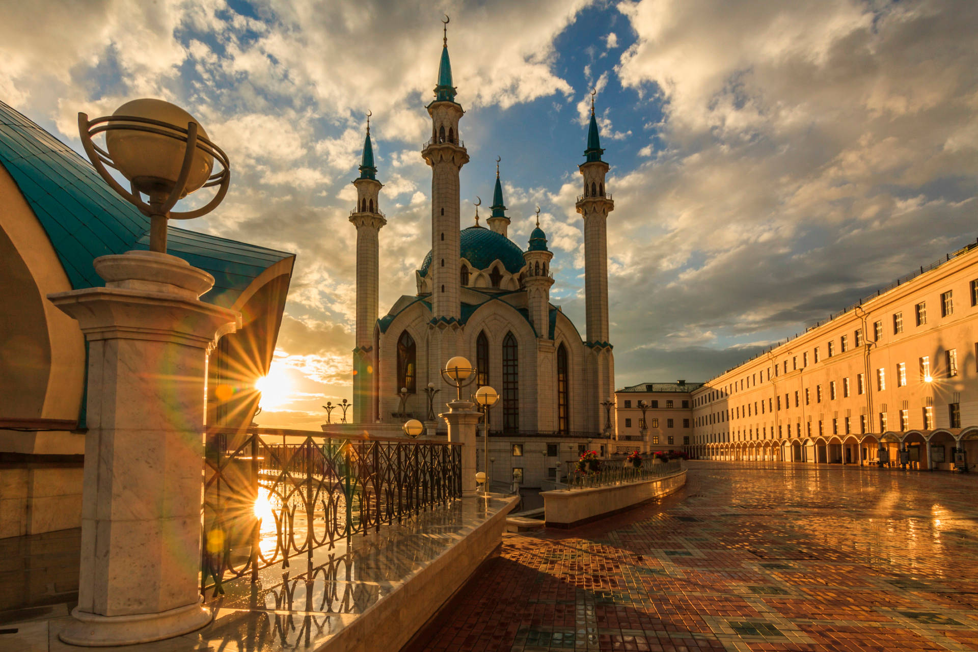 Sunset In Kazan Mosque Background