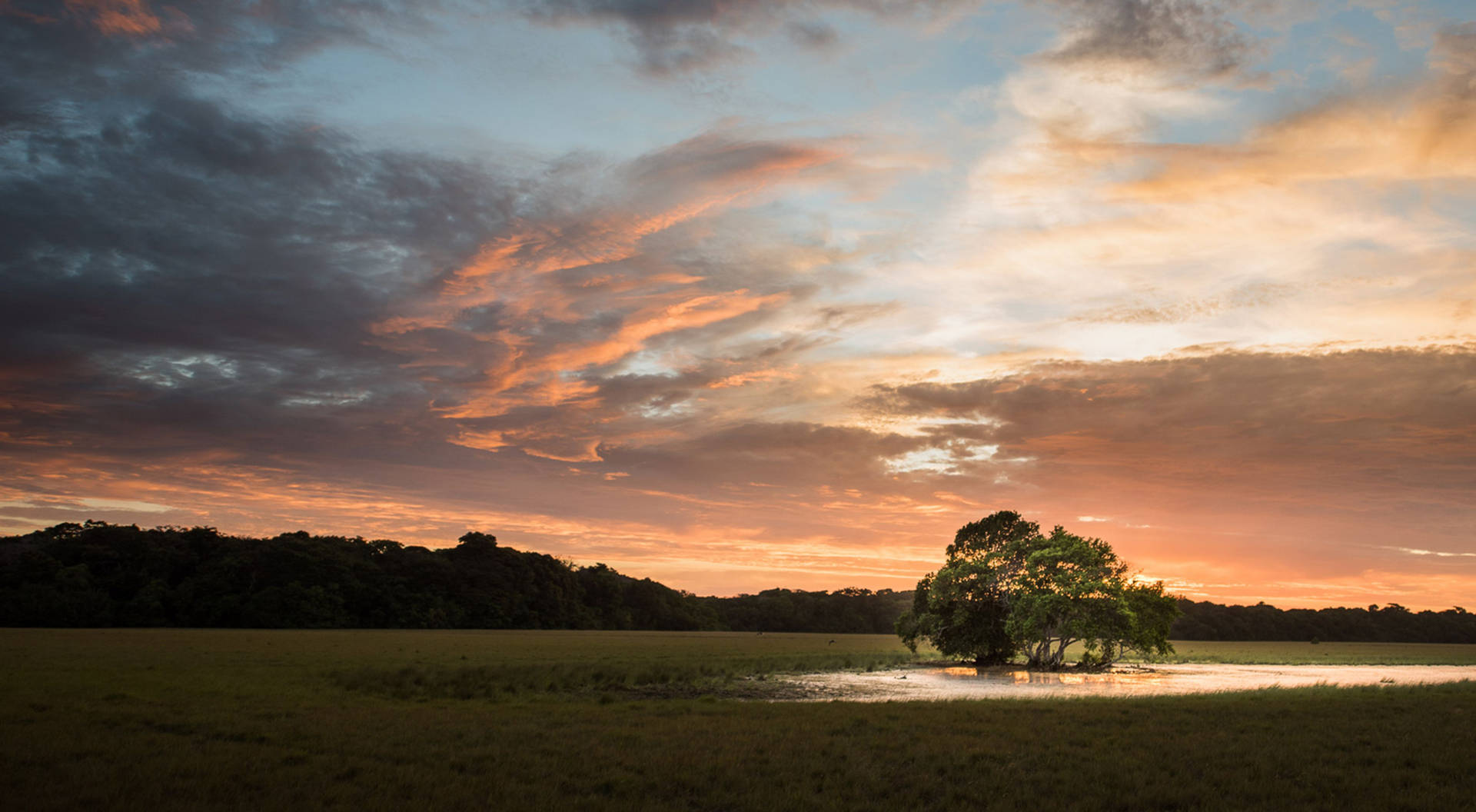 Sunset Sky In Gabon Background