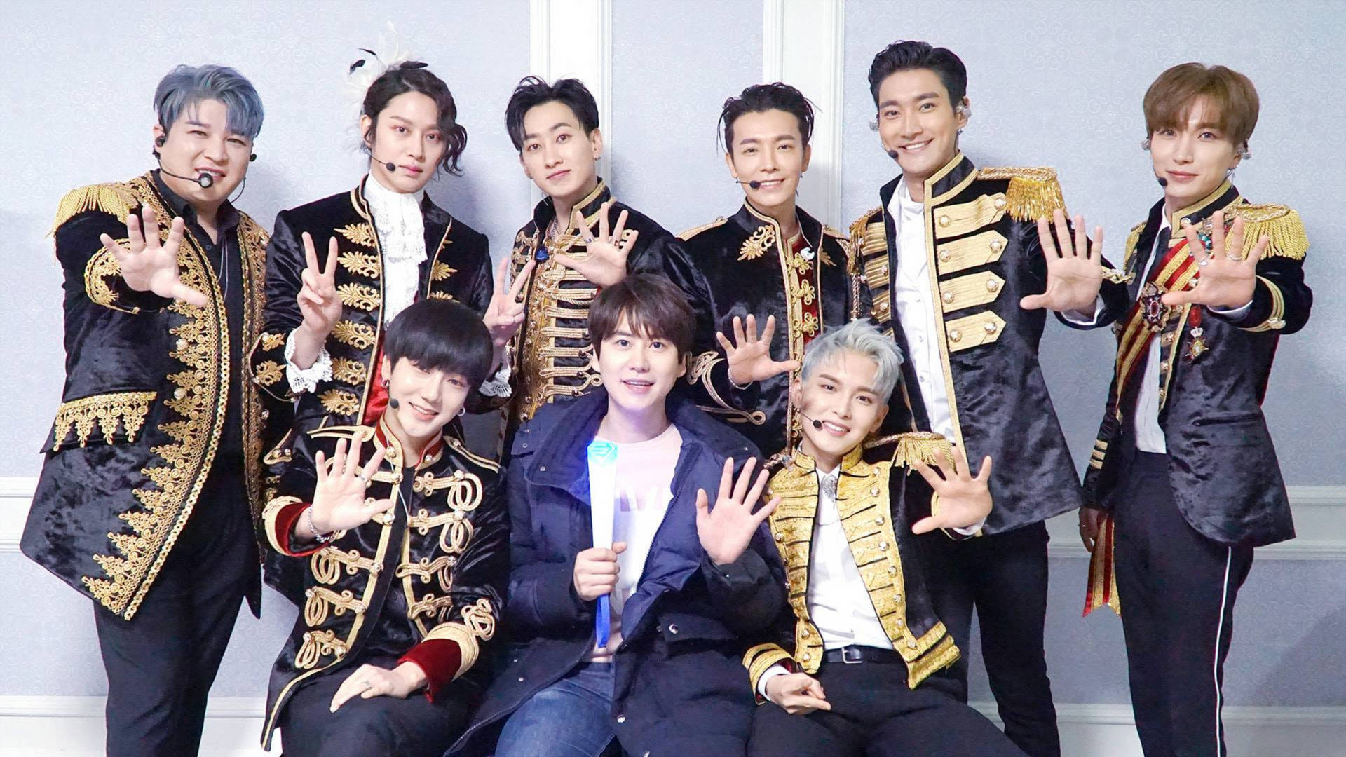 Super Junior Prince Costume Background