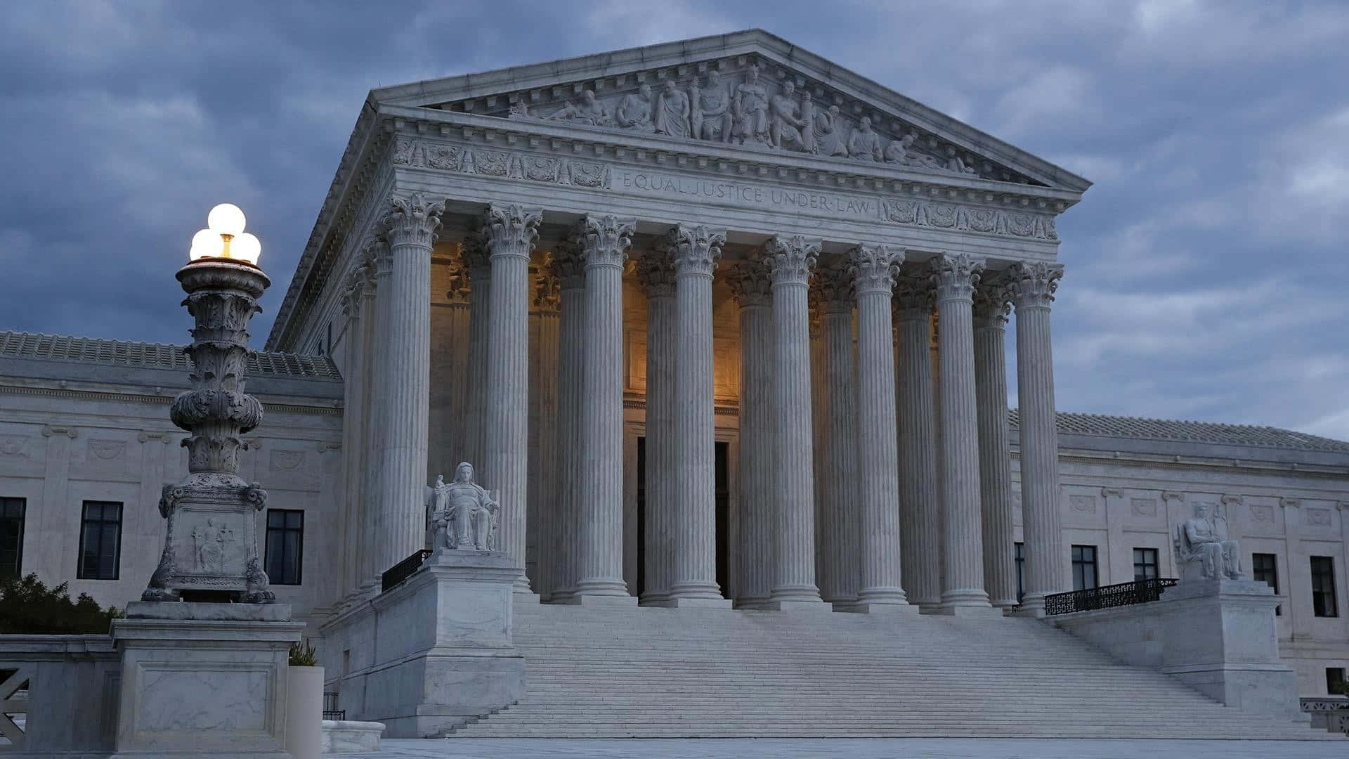 Supreme Court Building Marble Lamppost Background