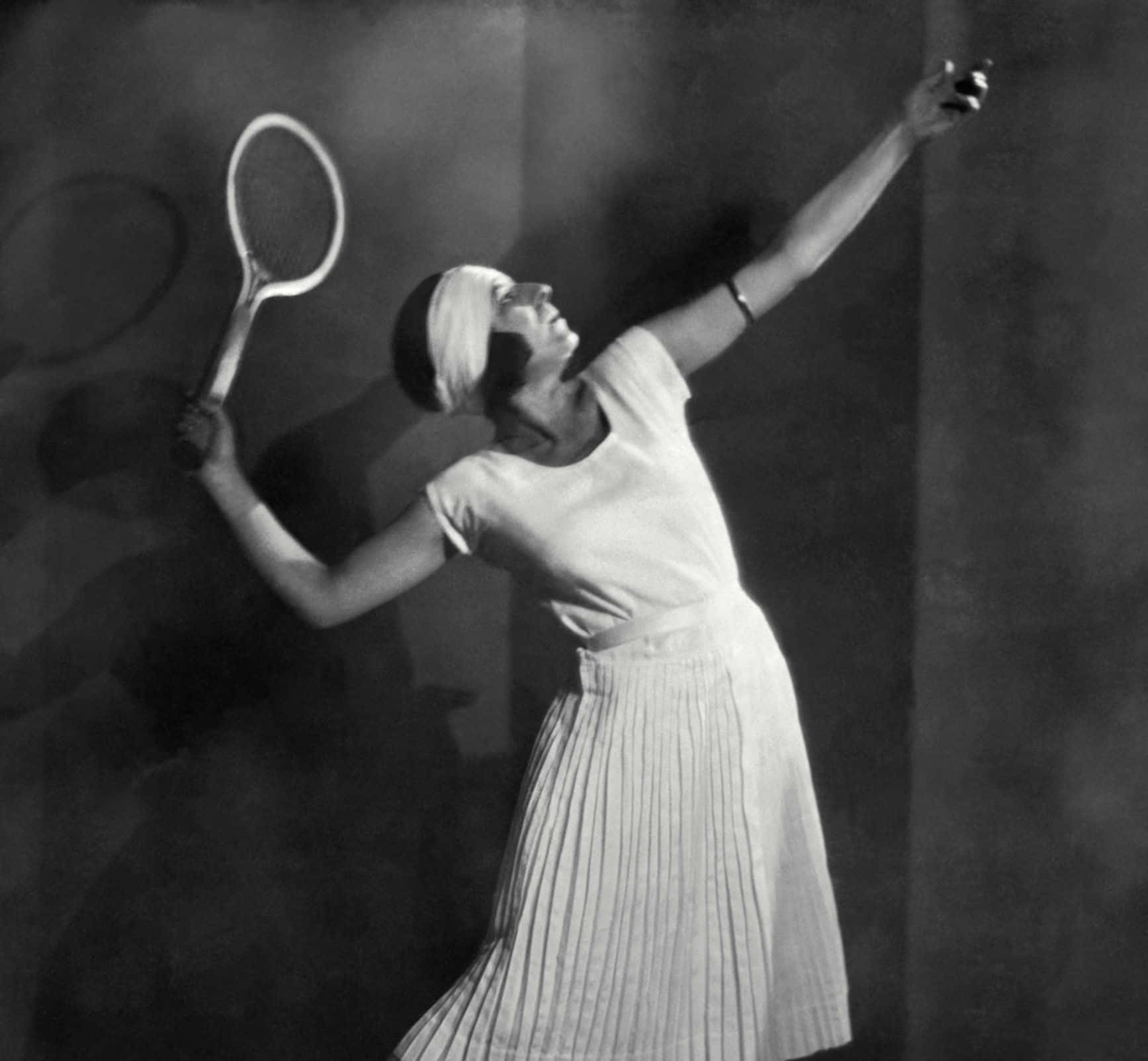 Suzanne Lenglen Service Stance Background