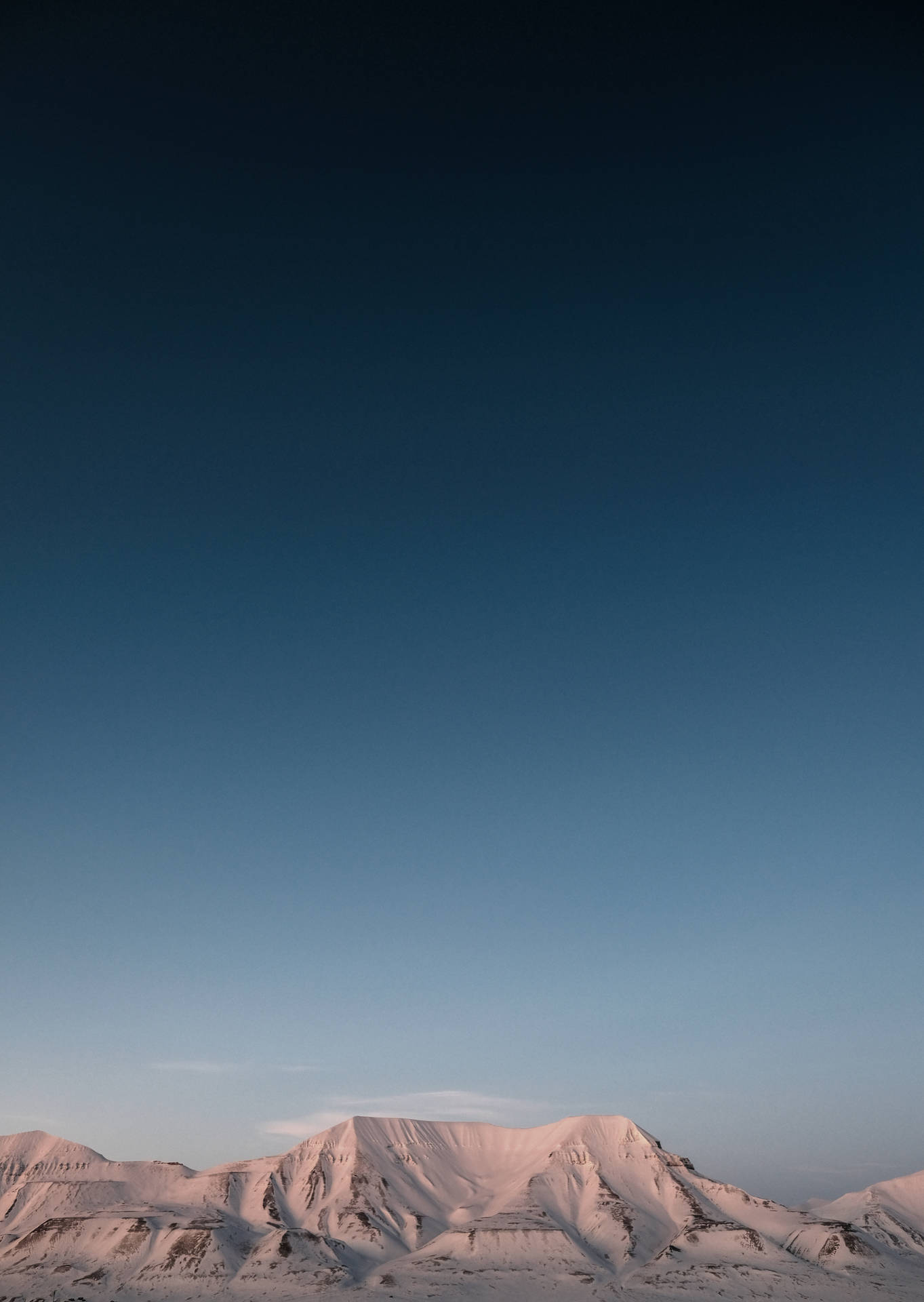 Svalbard Frozen Mountains Background