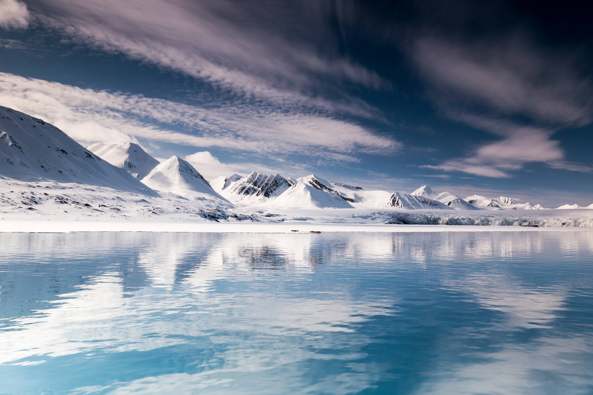 Svalbard Frozen Ocean Mountains Background