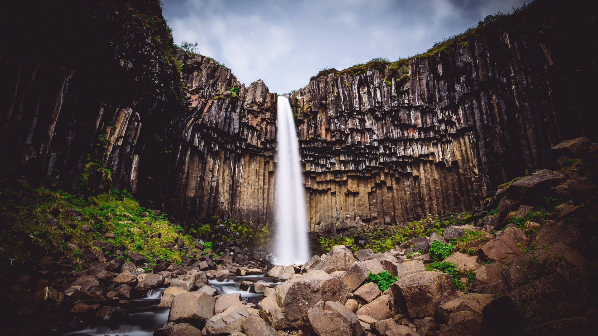 Svartifoss Waterfall Photography Background