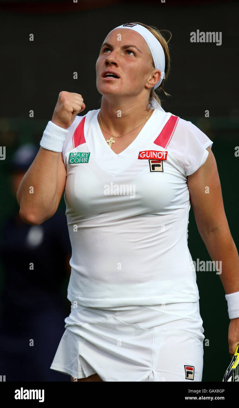 Svetlana Kuznetsova Expressing Victory With A Fist Pump Background