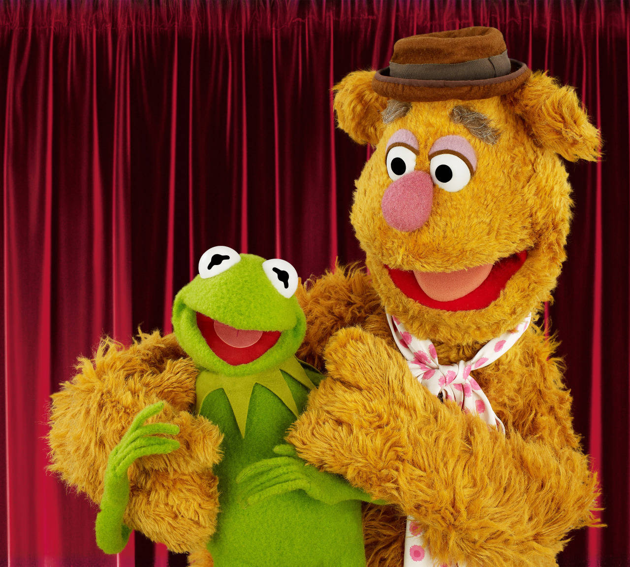 Sweet Fozzie Bear And Kermit Background