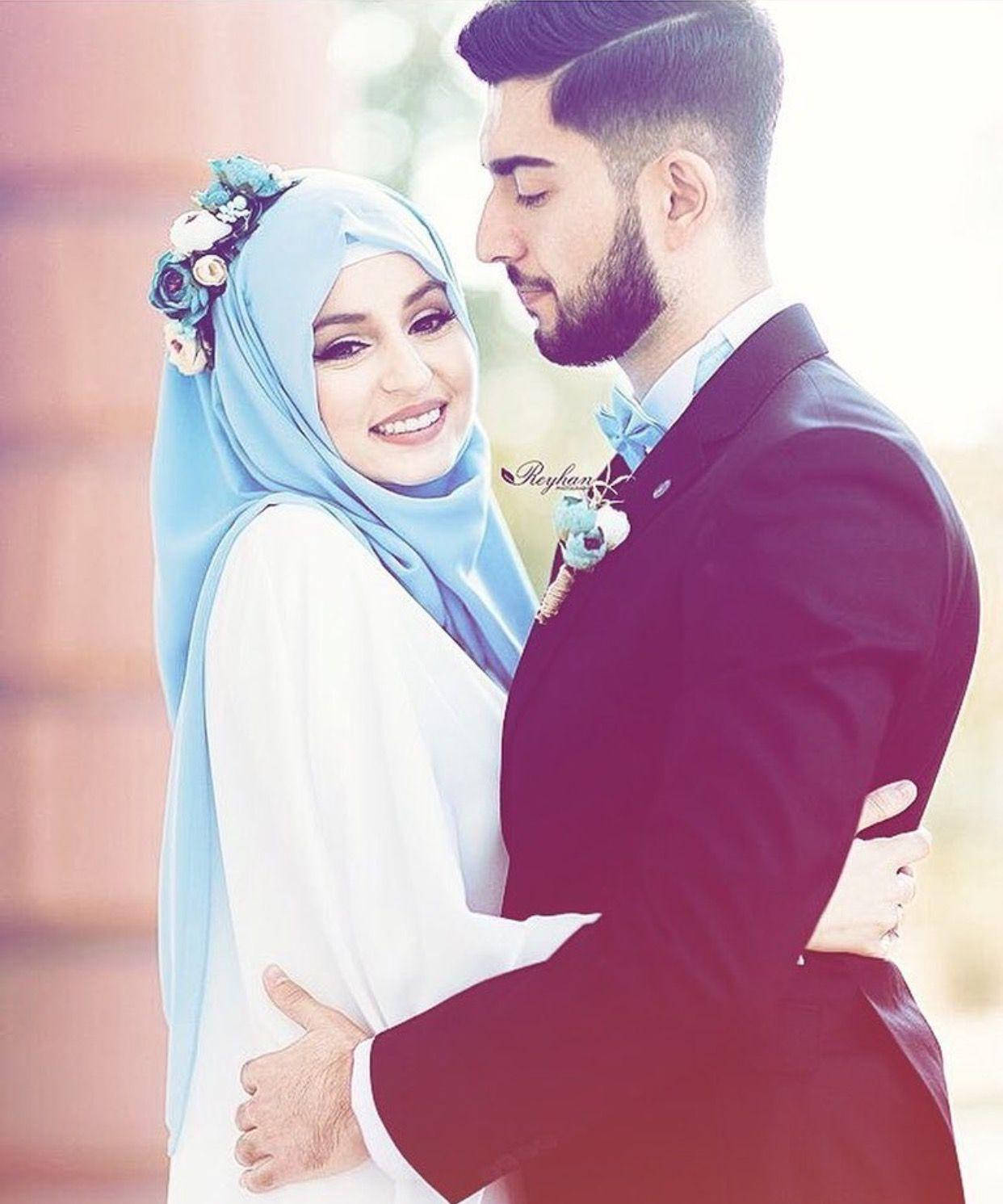 Sweet Muslim Couple Wedding Photoshoot Background