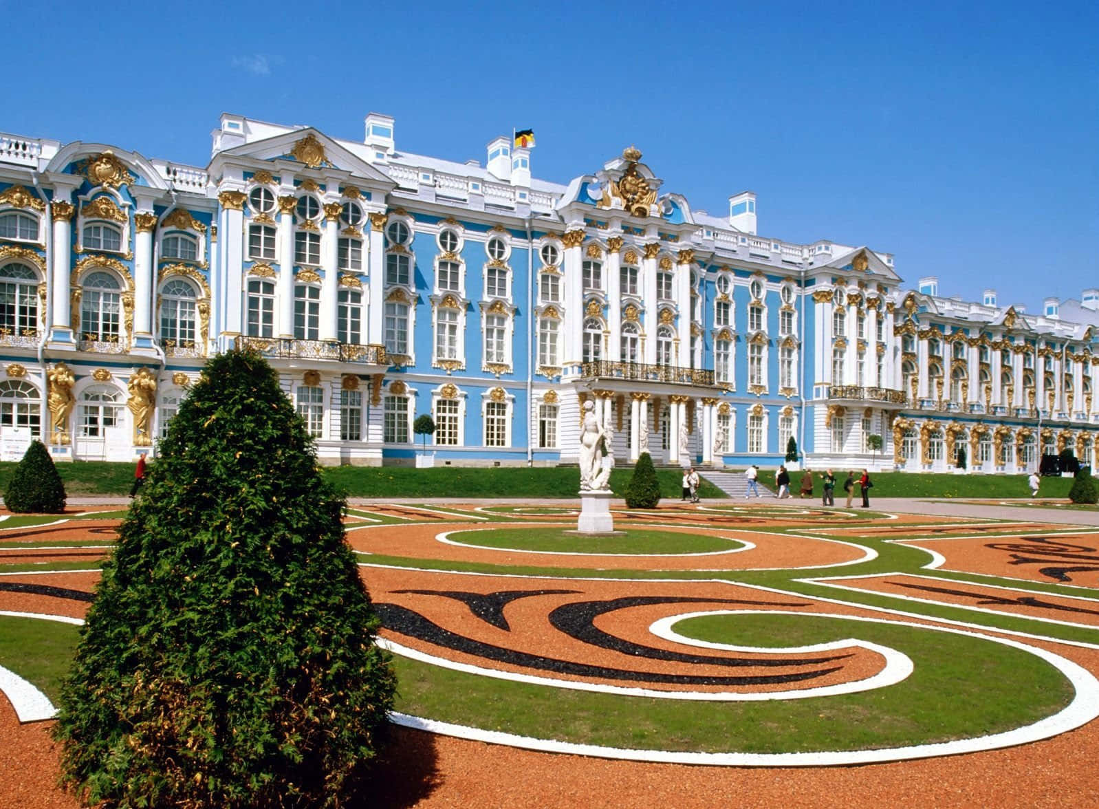 Swirling Garden Outside Catherine Palace Background