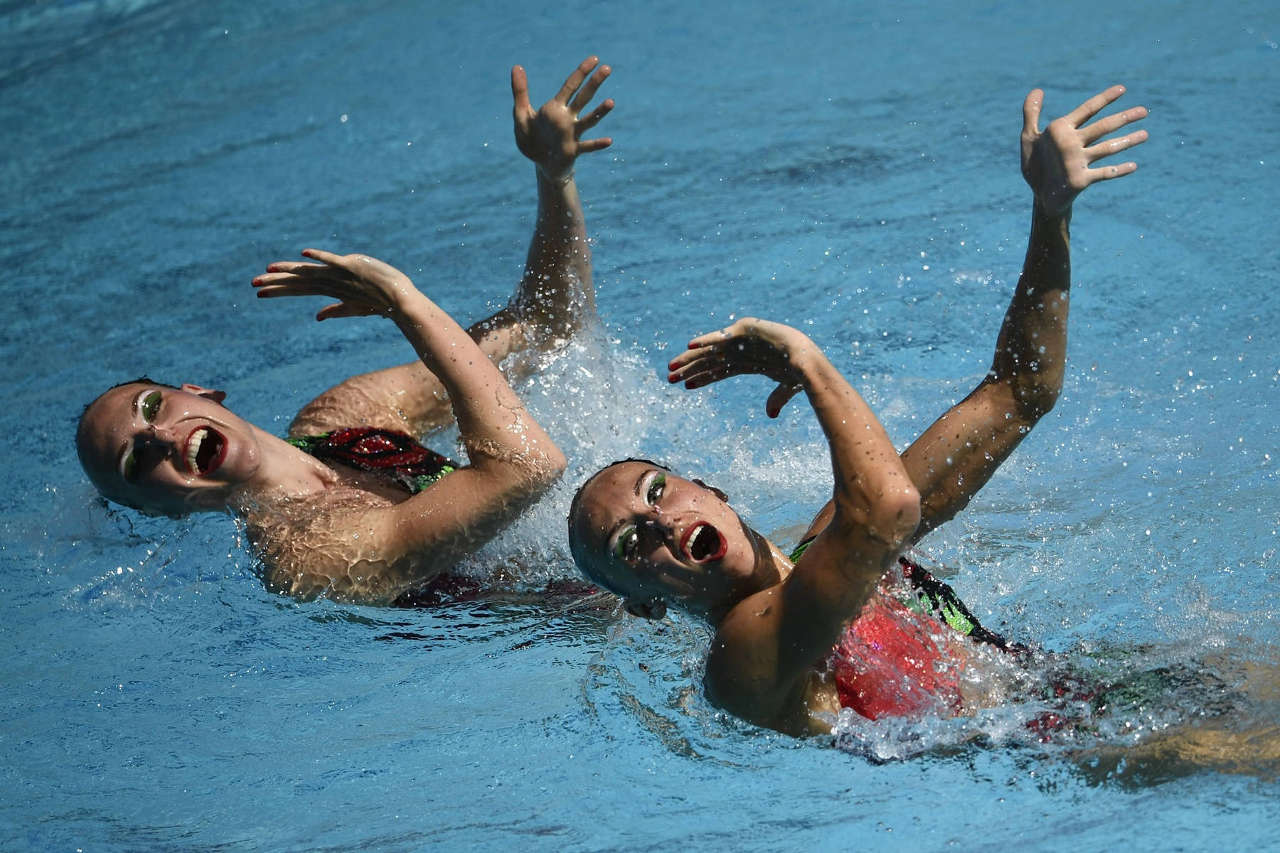 Synchronized Swimming Duet Svetlana Romashina And Natalia Ishchenko Background