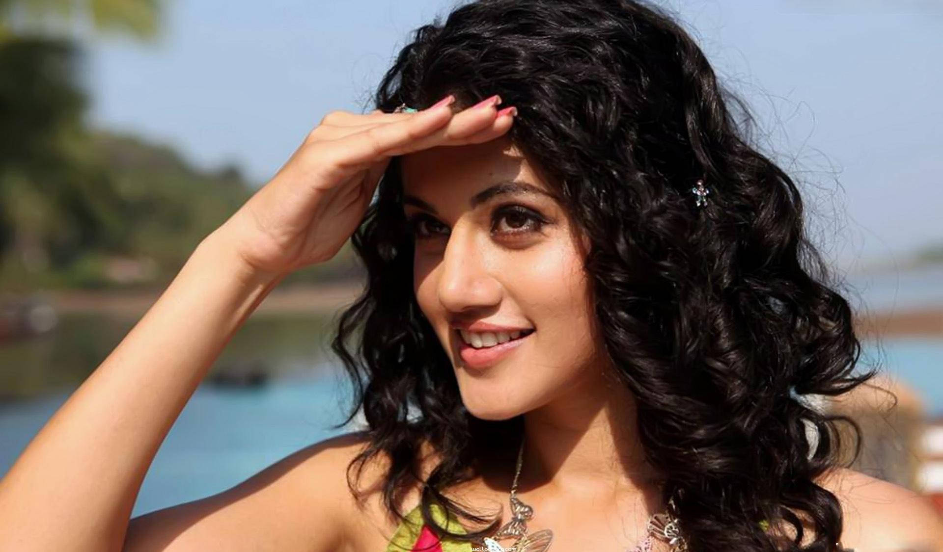 Taapsee Pannu Gorgeous Indian Actress Background