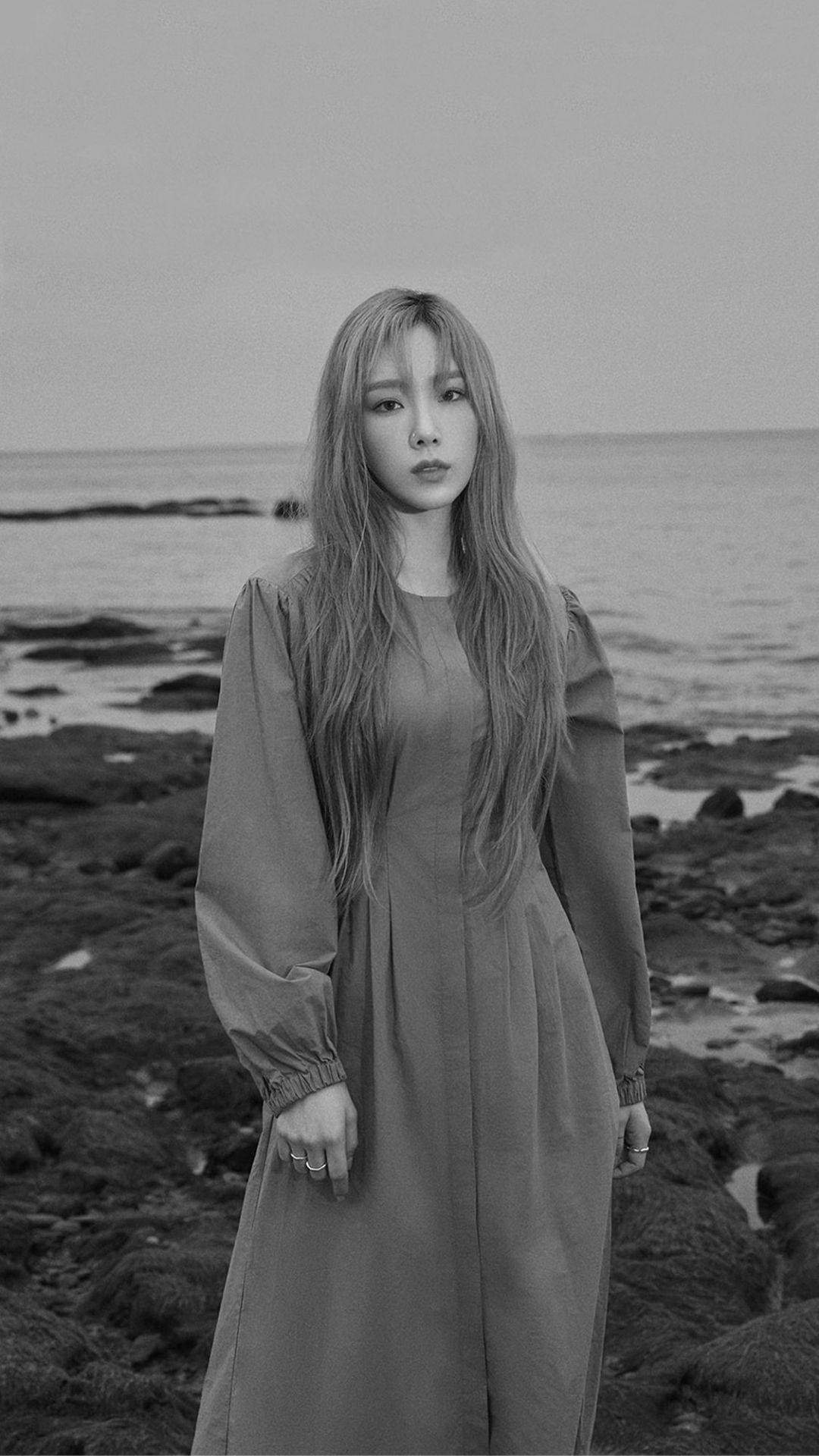 Taeyeon Long Dress Background