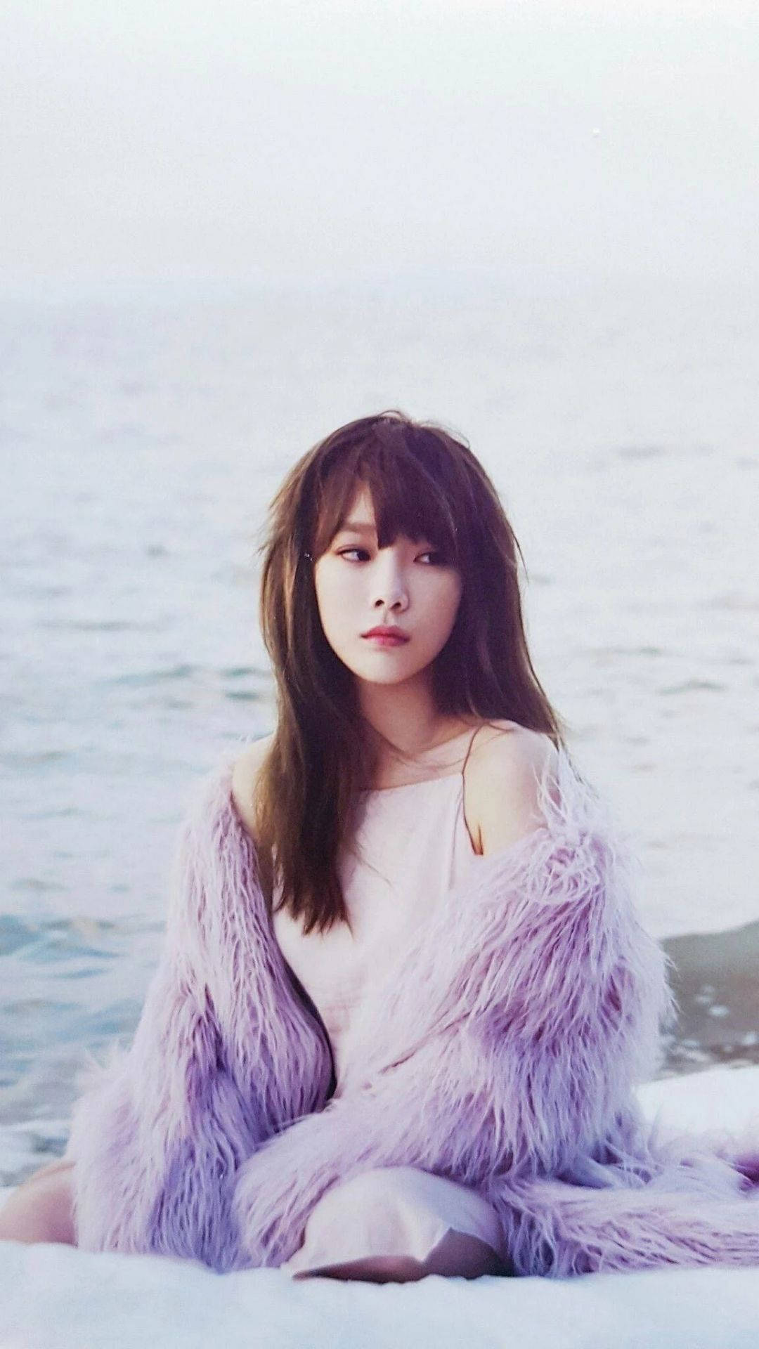 Taeyeon On The Seaside Background