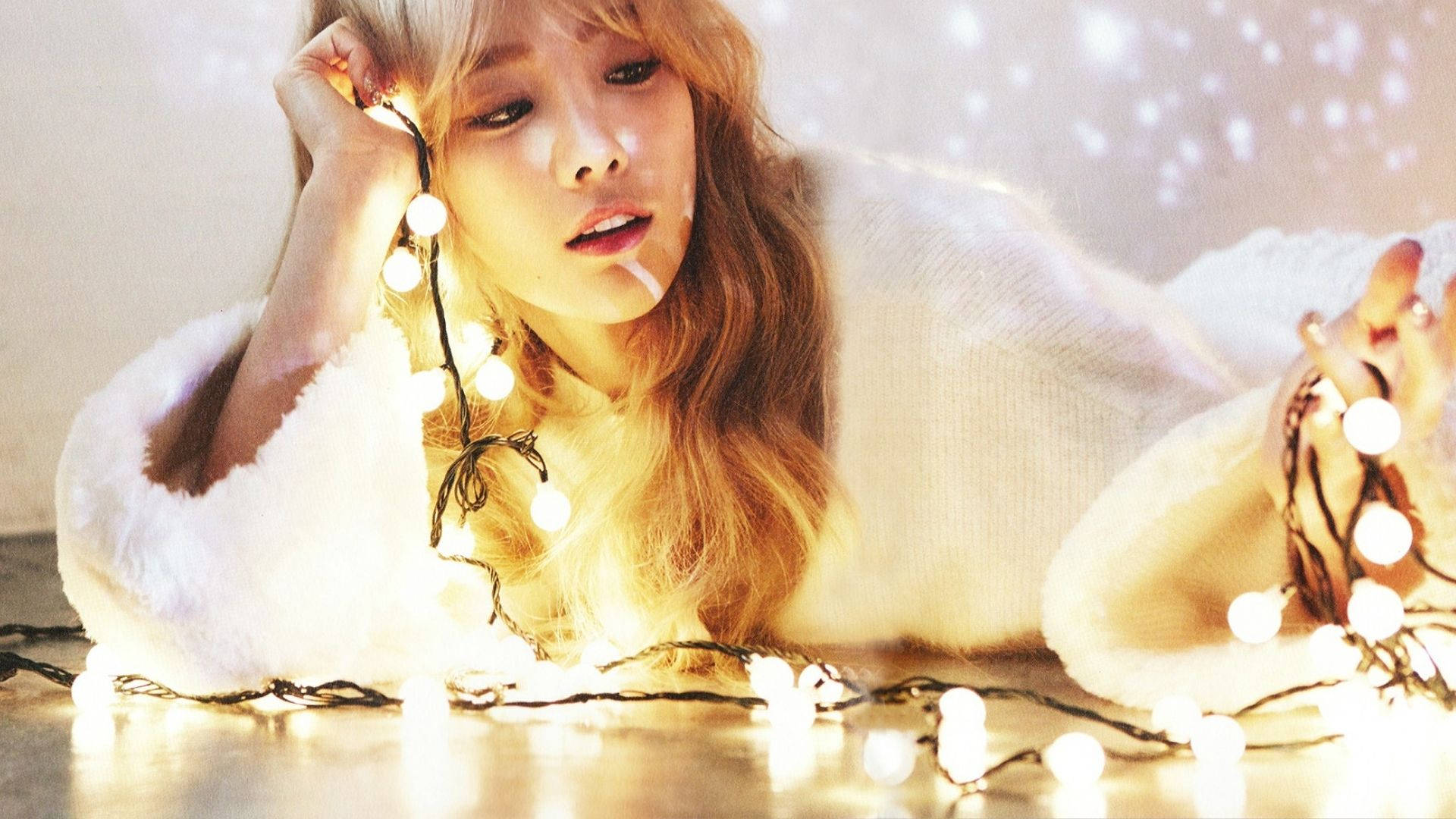 Taeyeon With Lights Background