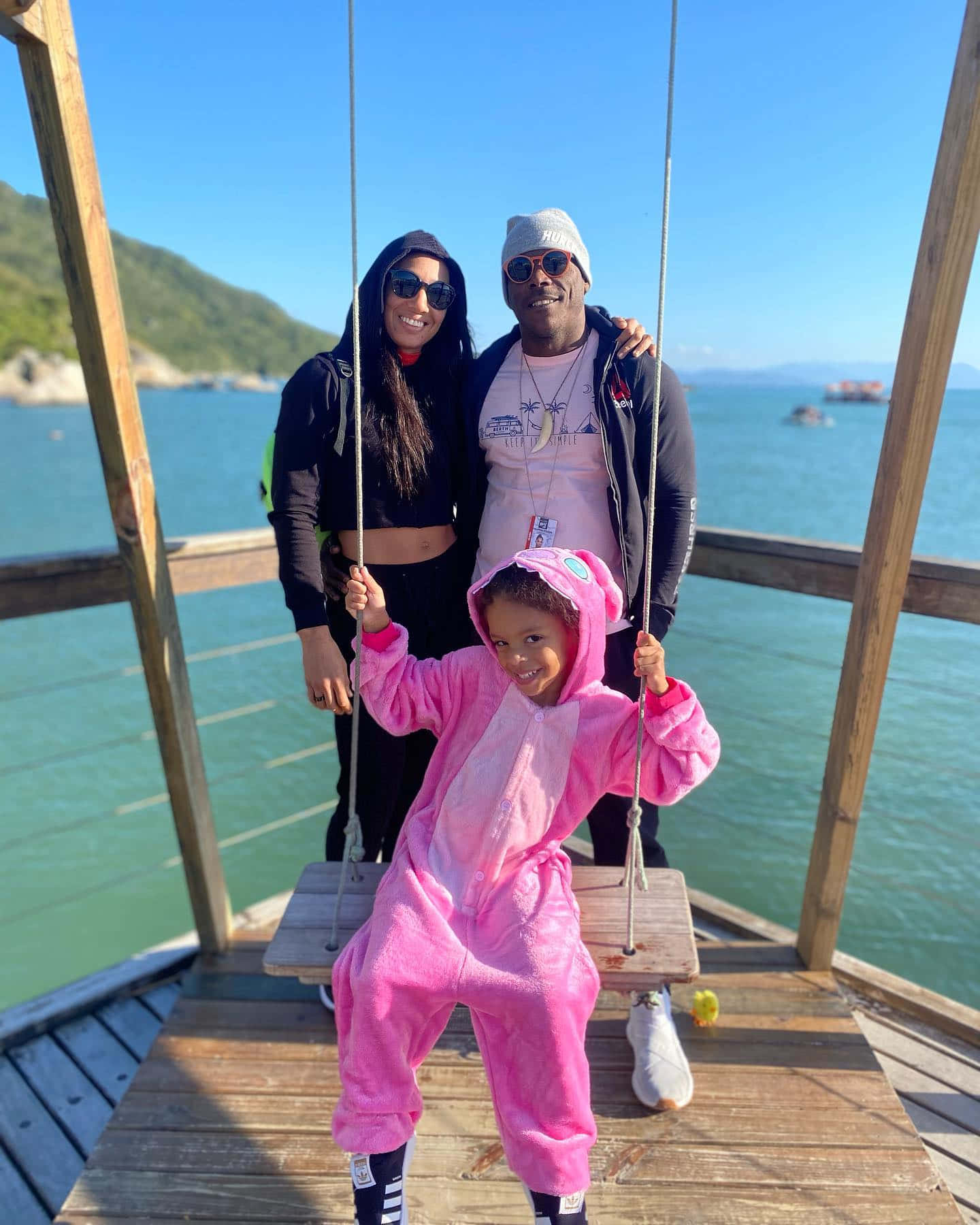 Taila Santos Bonding With Family Background