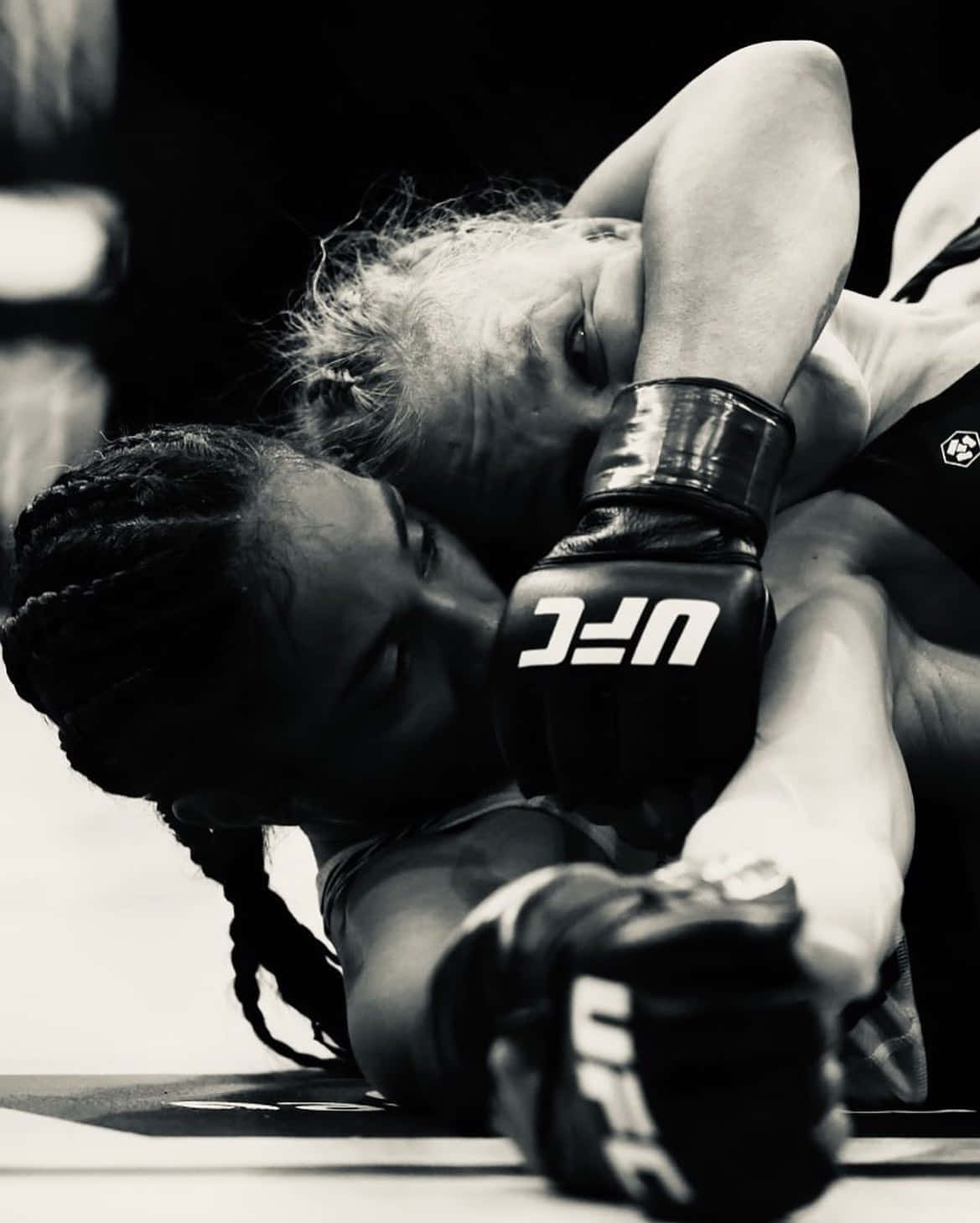 Taila Santos In Dominant Position On Shevchenko Background