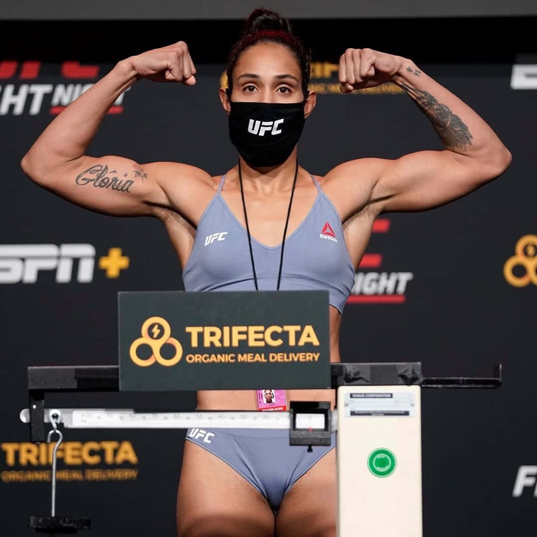 Taila Santos Posing During Weigh-in Background