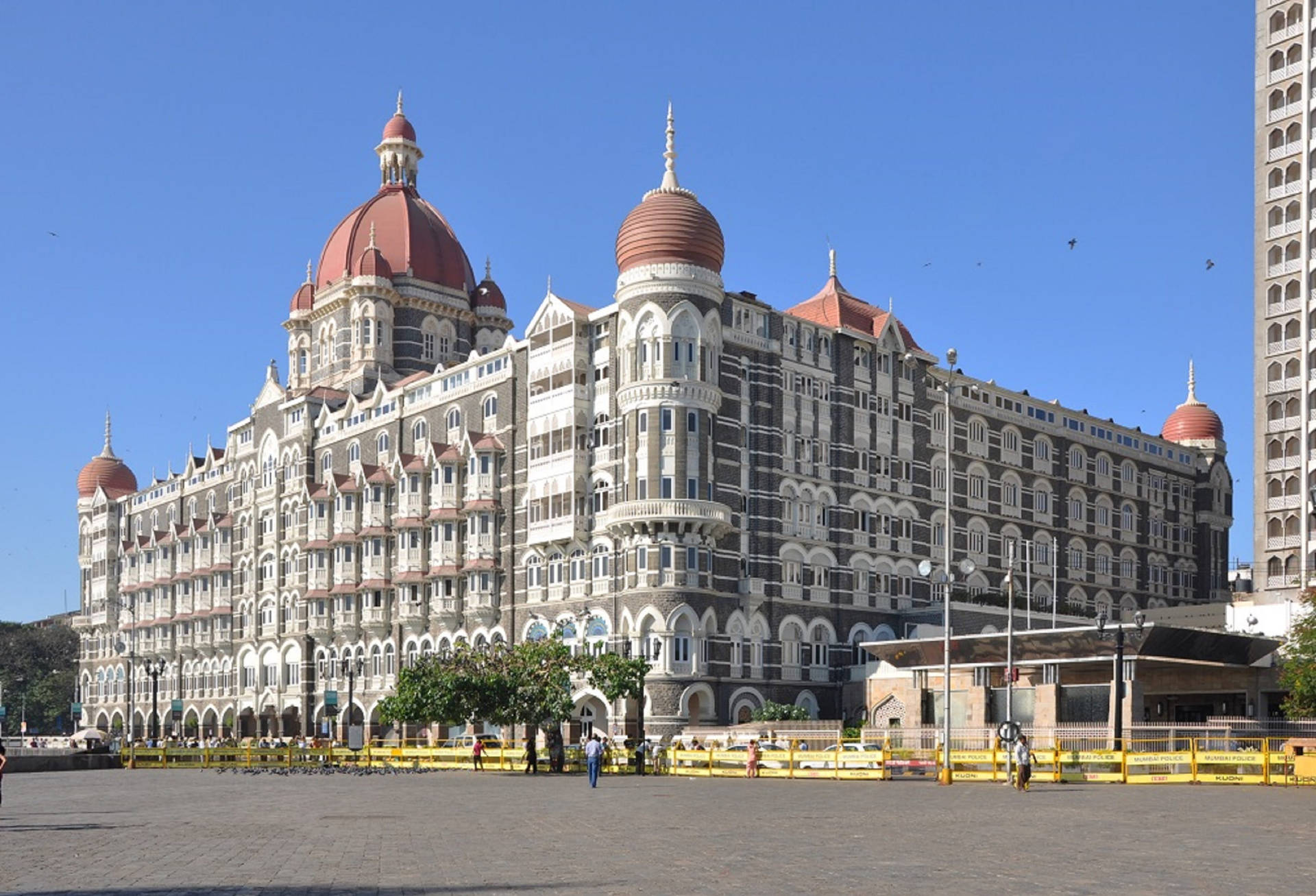 Taj Mahal Hotel In Mumbai Background