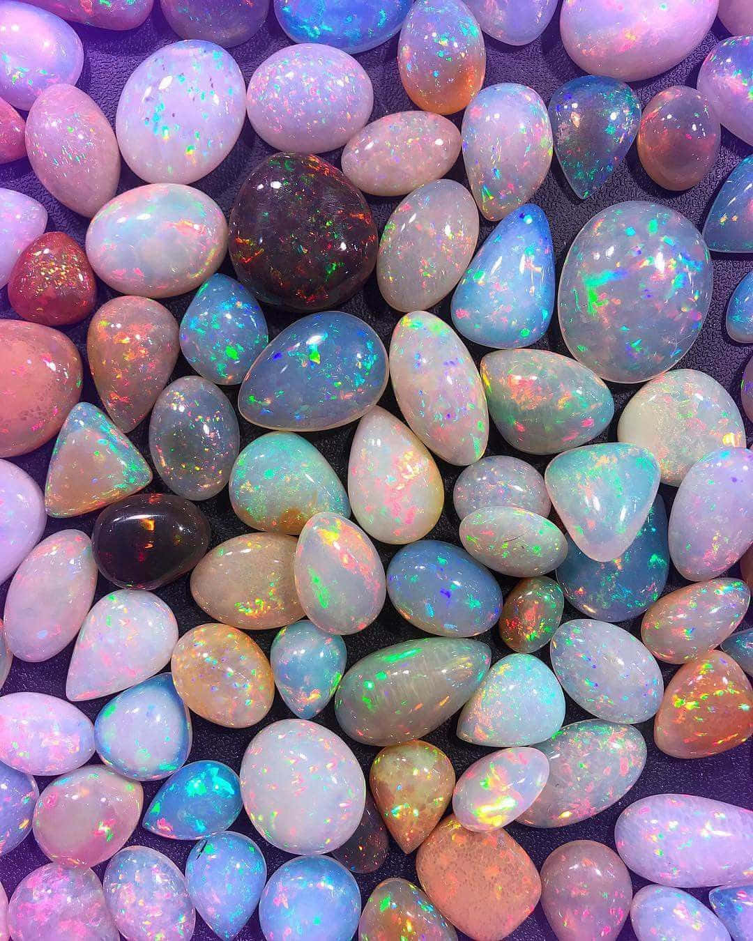 Take A Journey To Your Inner Peace With Healing Crystals Background