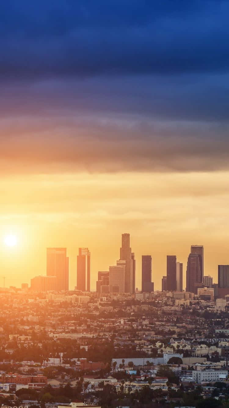Take A Stroll Down The Sunny Streets Of Los Angeles With Your Iphone Background
