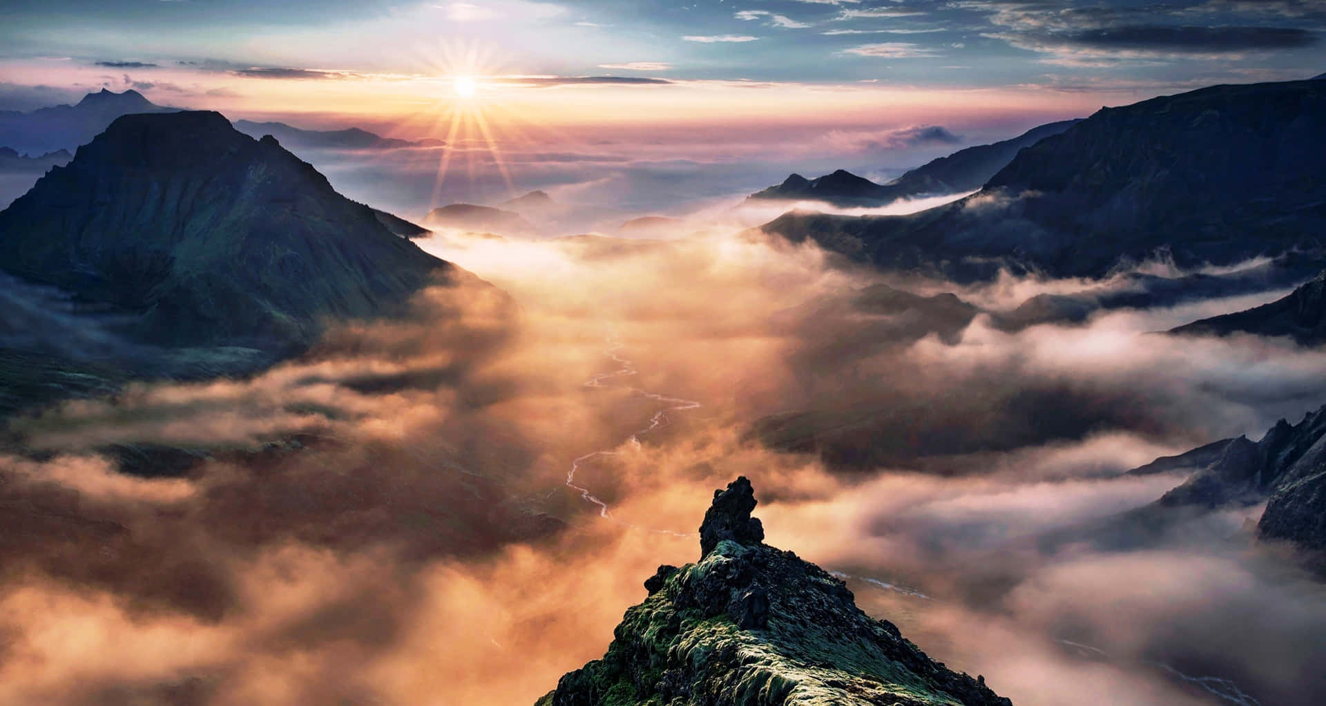 Take In A Beautiful View Of The Countryside Background