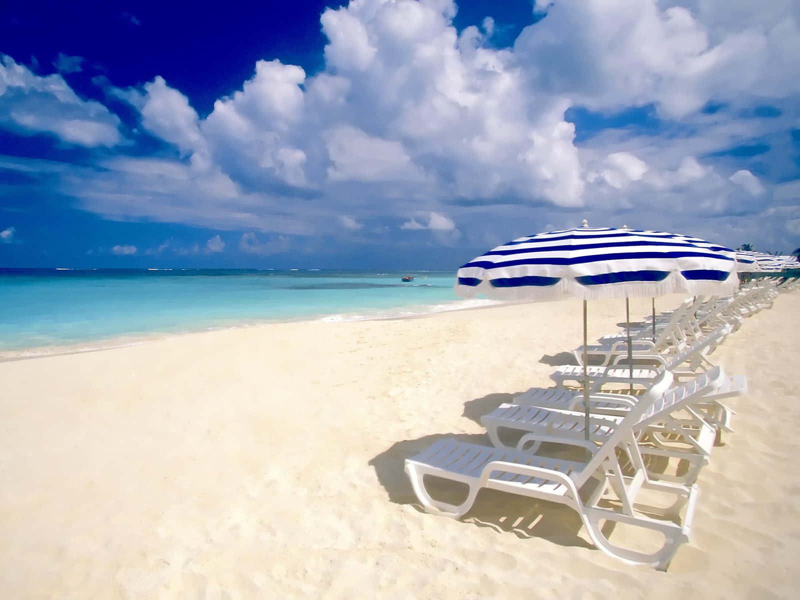 Take In The Beauty Of A Tranquil Pretty Beach Background