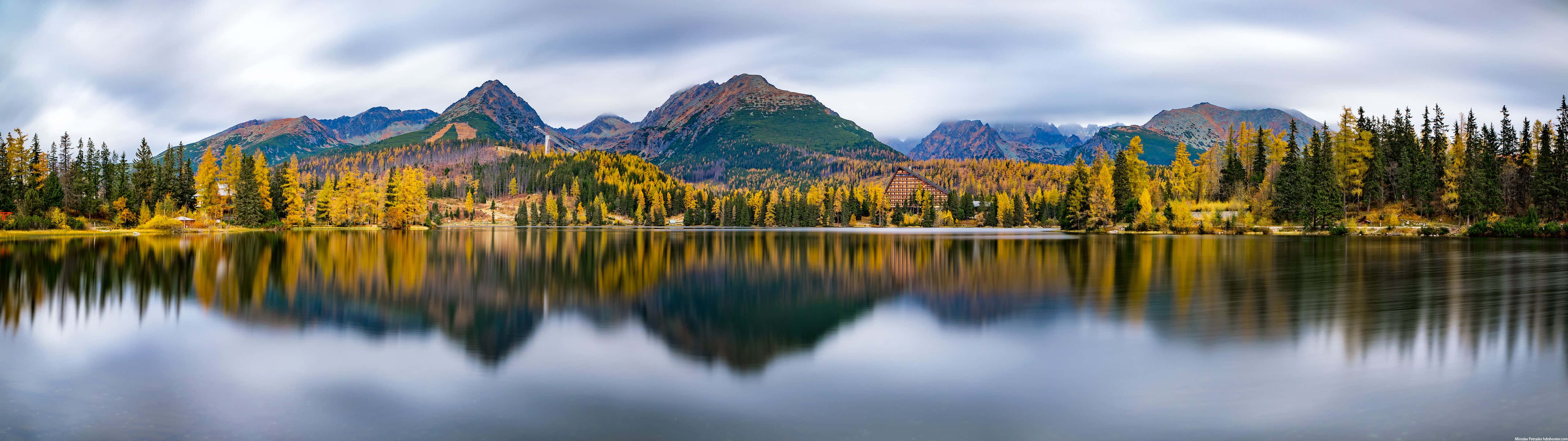 Take In The Beauty Of The World's Natural Wonders With This Stunning Ultra Wide Nature Shot. Background