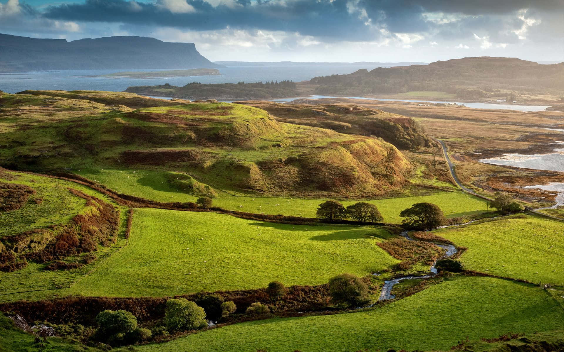 Take In The Breathtaking Beauty Of Scotland Background