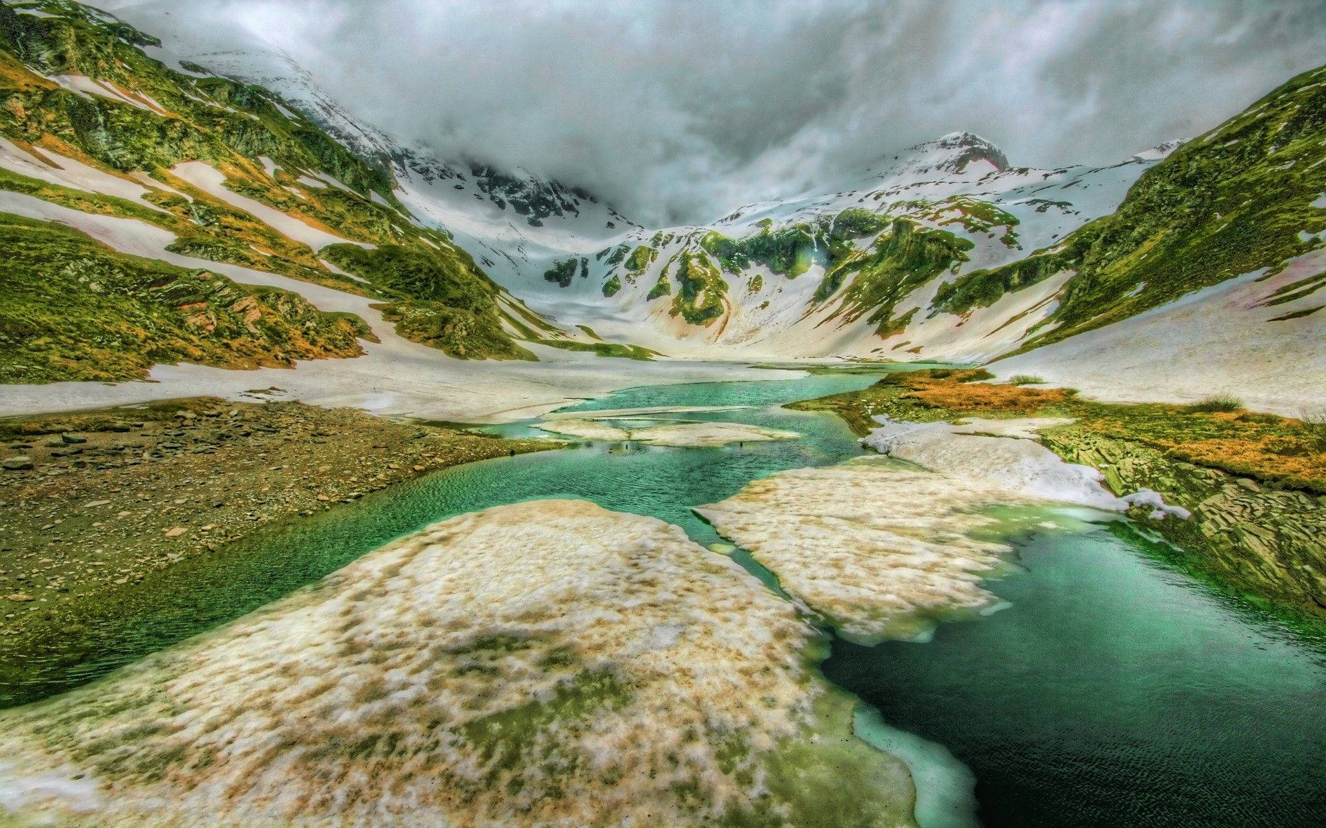 Take In The Excellent Mountain View From Your Window Background