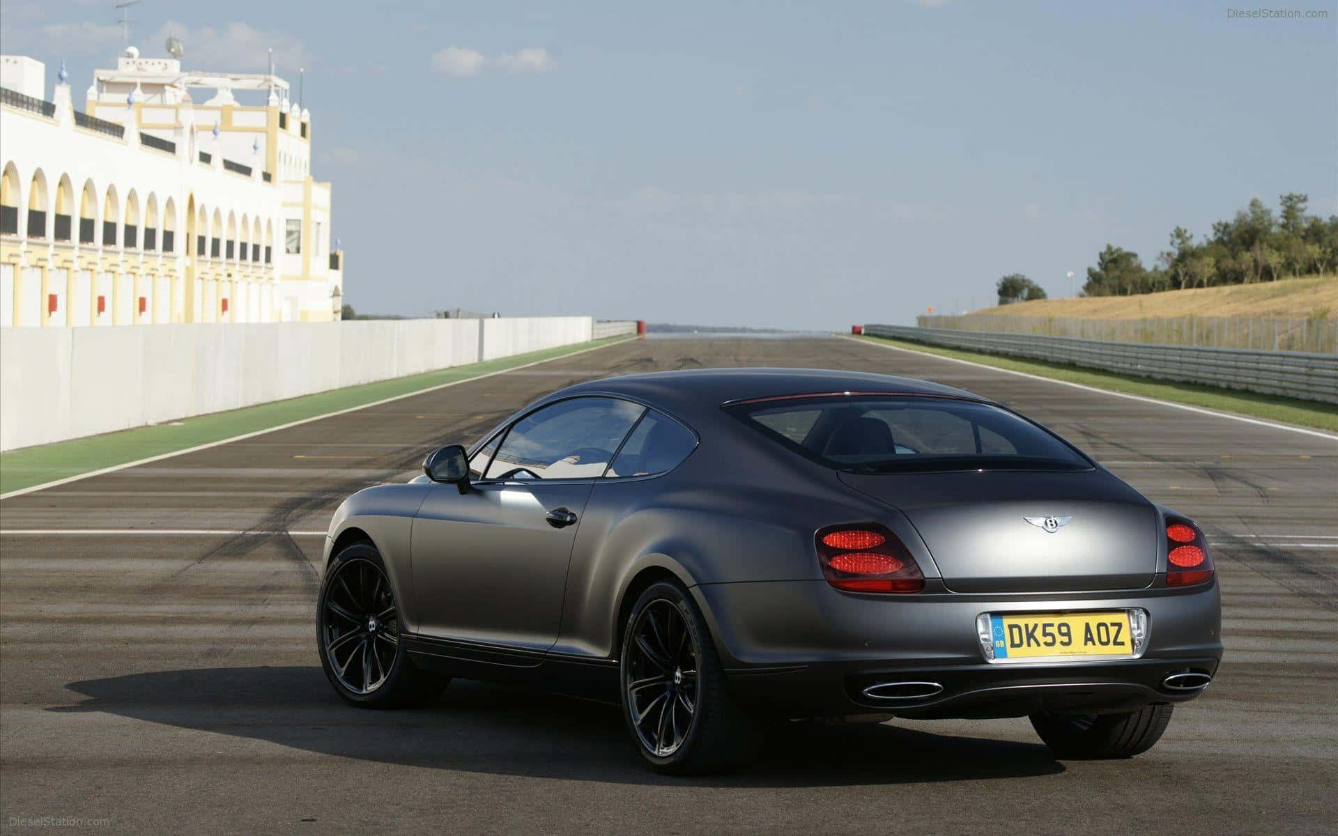 Taking Luxury And Performance To The Next Level Background