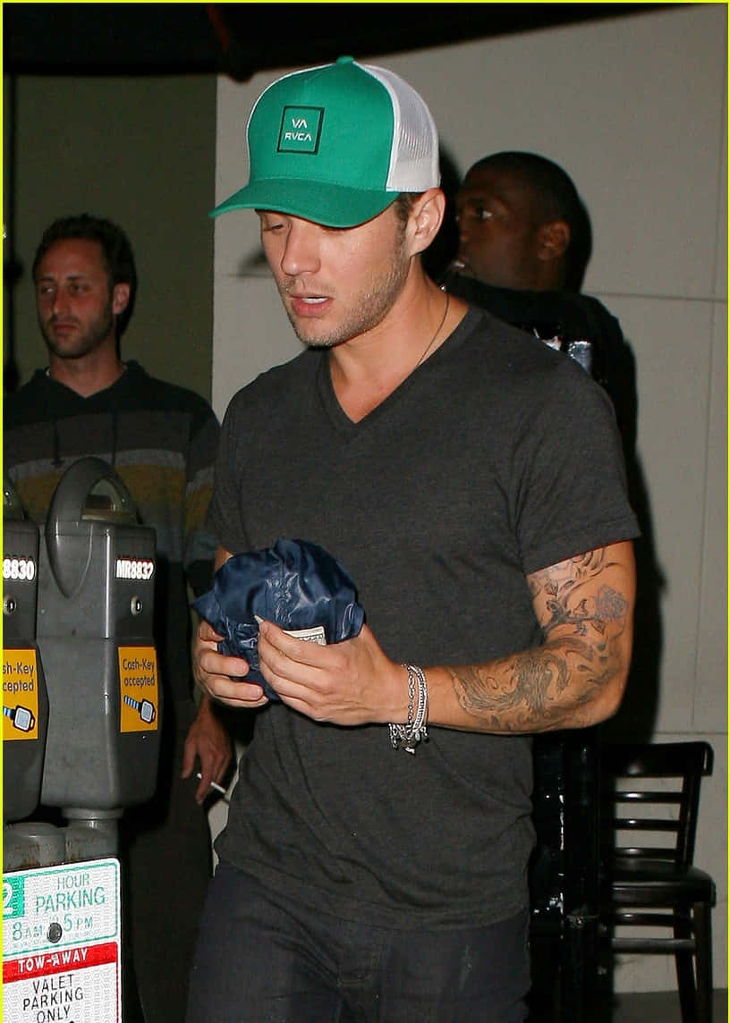 Talented Hollywood Actor, Ryan Phillippe, Spotted In Public Background