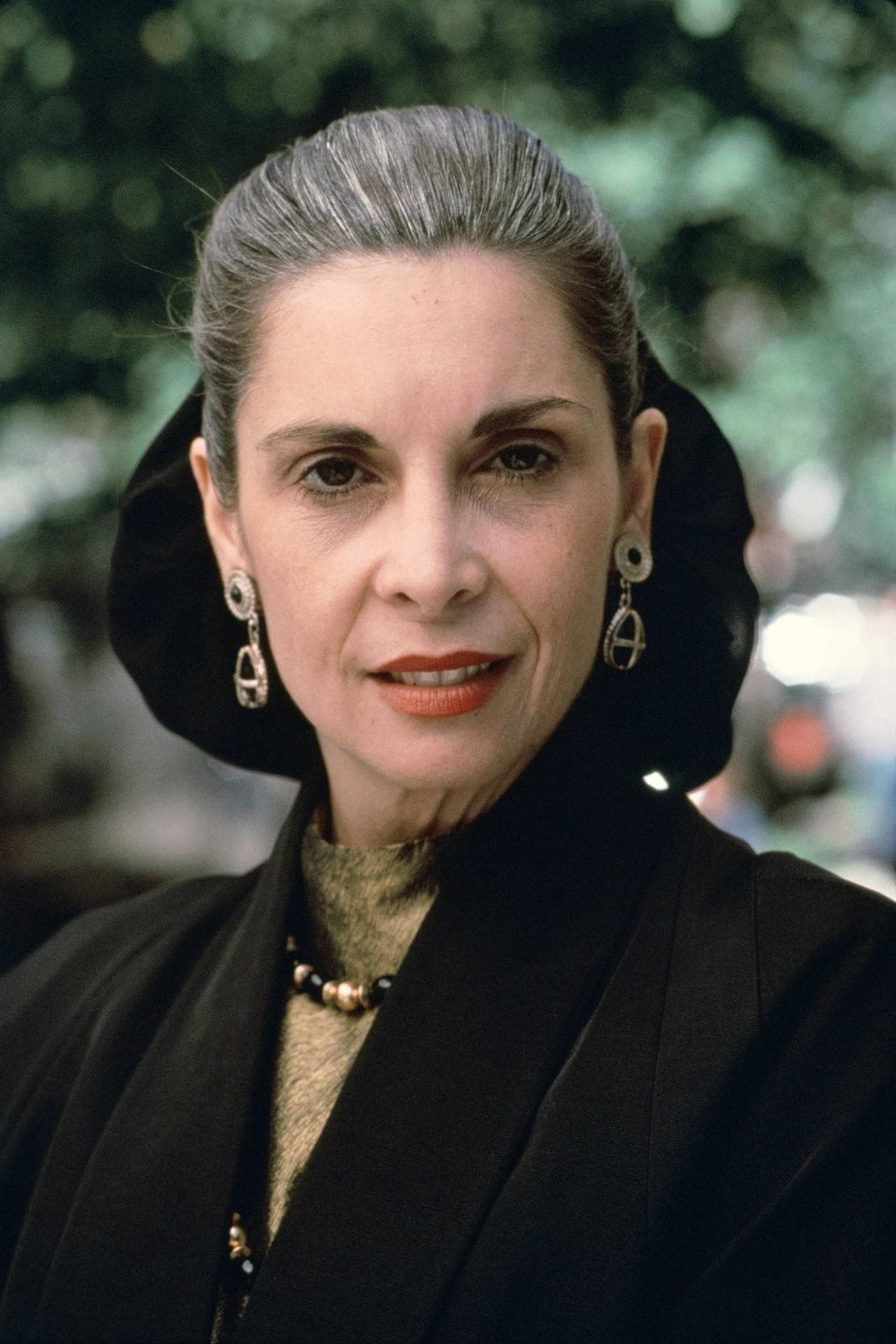 Talia Shire Depicted As Connie Corleone In The Godfather Part Iii Background