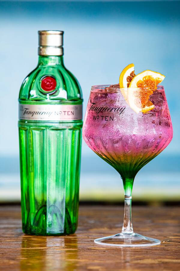 Tanqueray No. Ten Gin With Pink Cocktail