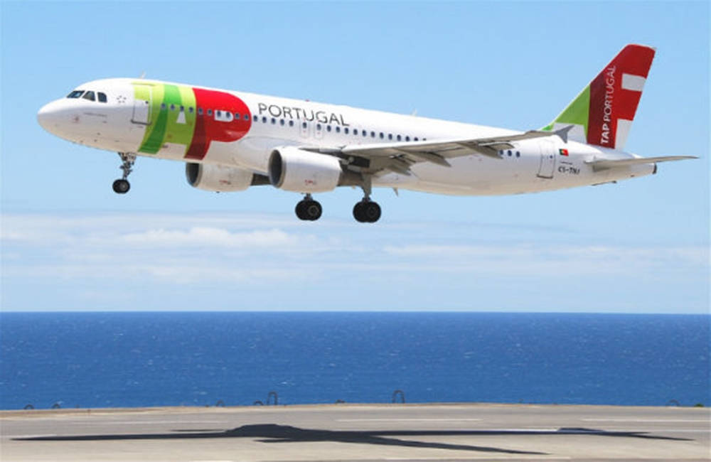 Tap Portugal Blue Ocean Background