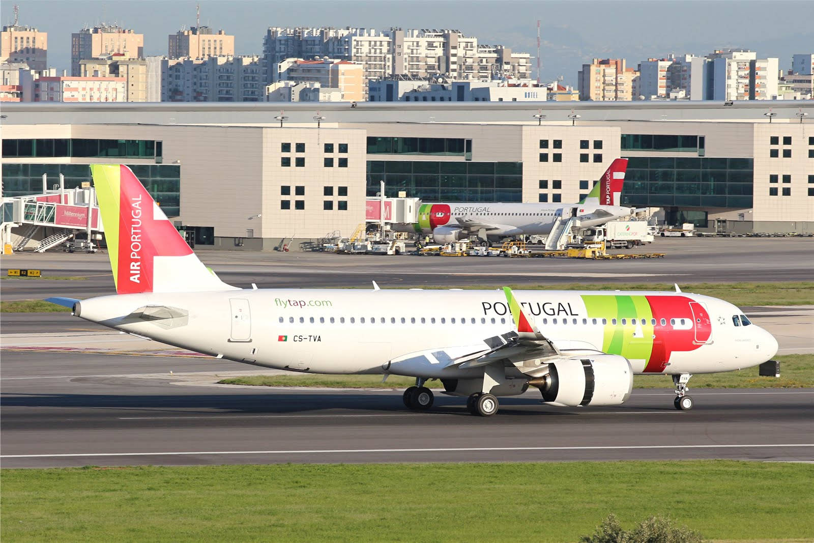 Tap Portugal City Building Background