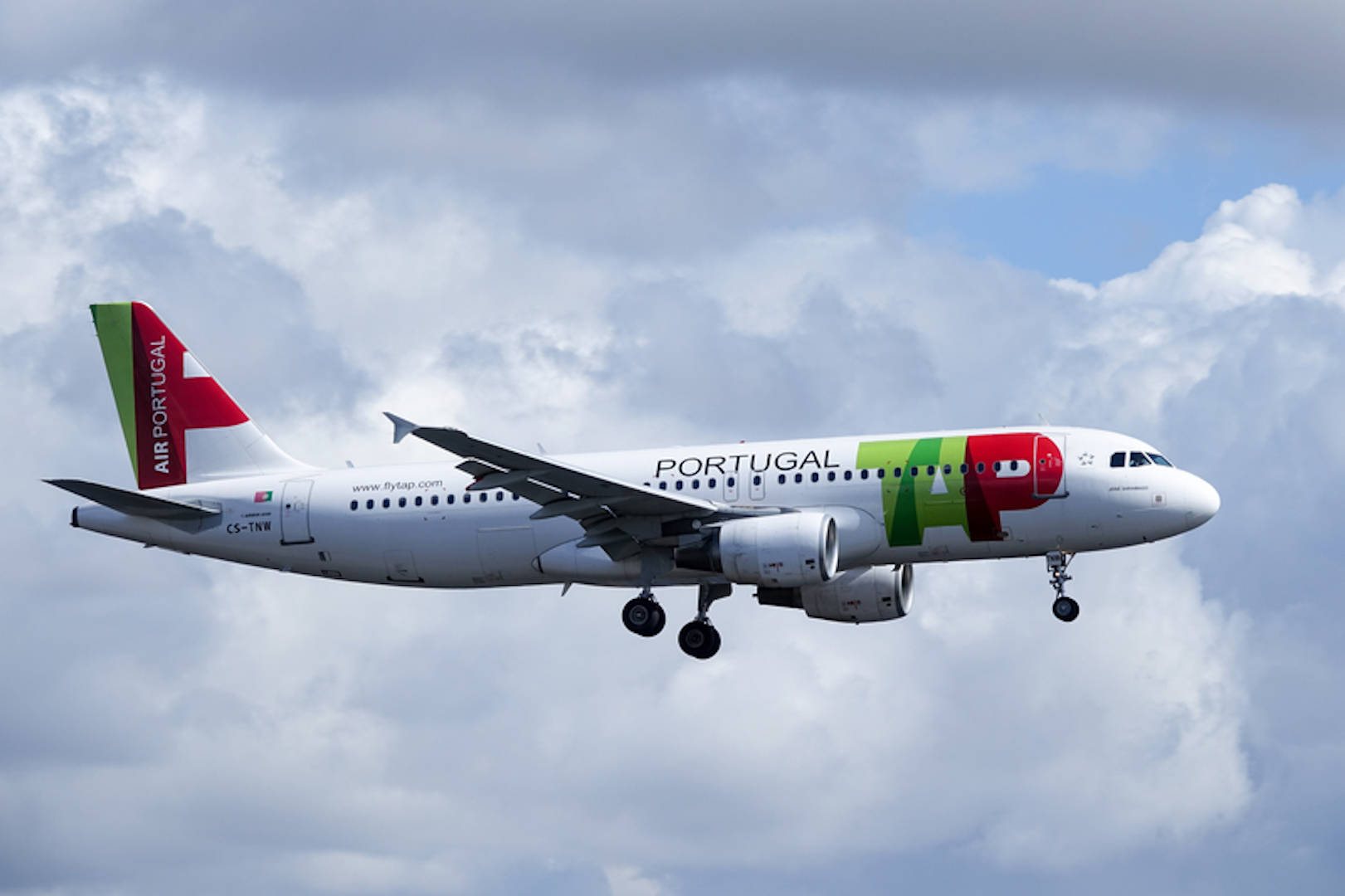 Tap Portugal Grey Sky