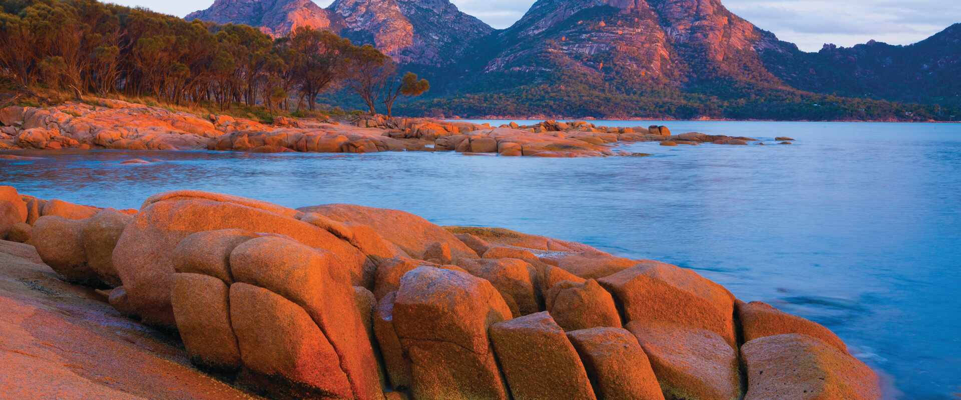 Tasmania Orange Rocks Background