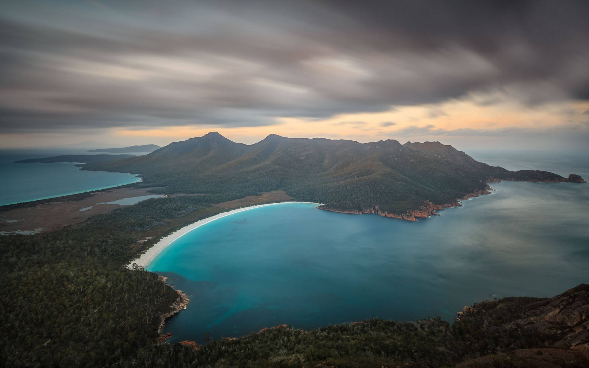 Tasmania Wineglass Bay Background