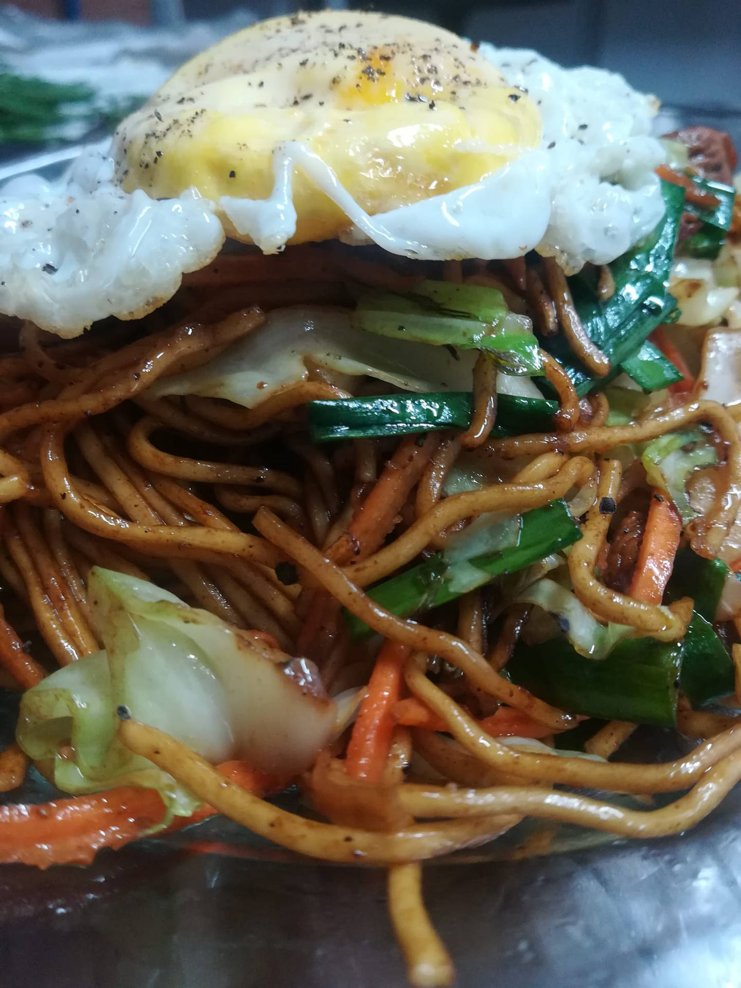 Tasty Yakisoba With Egg Background